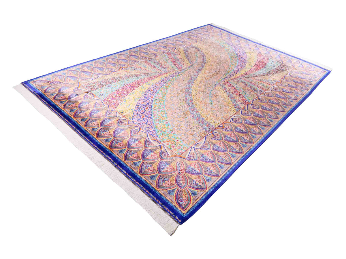 Ghom Maschinenteppich "Siyamak" 300 x 200 cm, abstrakt durchgemustert, aus pflanzlicher Seide (Viskose), Blau-Mehrfarbig. Teppichnummer: V78DB600H. Persian Luxury Collection by Khademi. Made in Iran / Persia – Vertrieb durch JUPITER Intl.