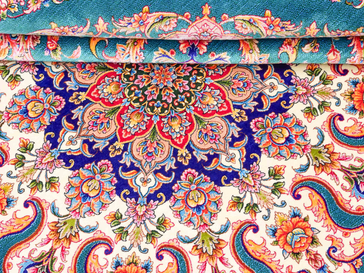 Runder Ghom Maschinenteppich "Sohrab" 150 x 150 cm, mit Medaillon, aus pflanzlicher Seide (Viskose), Grün. Teppichnummer: V80TL225H. Persian Luxury Collection by Khademi. Made in Iran / Persia – Vertrieb durch JUPITER Intl.