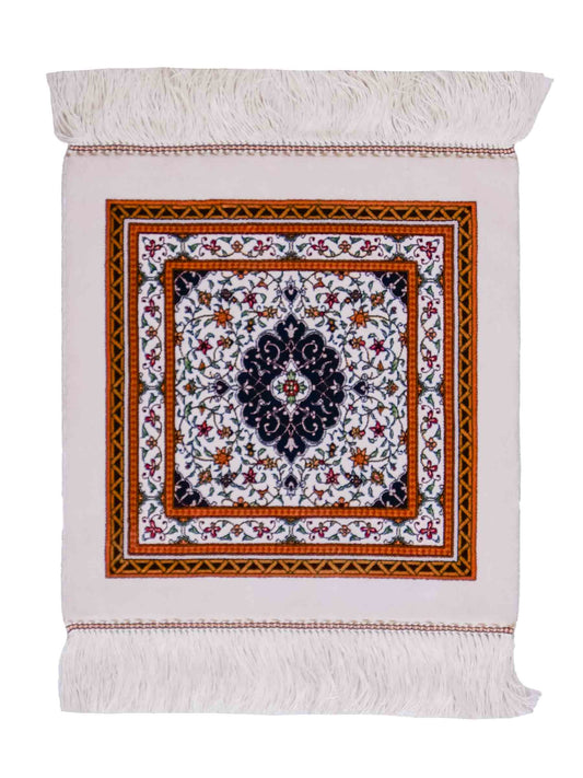 Ghom Maschinenteppich "Yazdgerd" 40 x 40 cm, mit Medaillon, Cremeweiß, aus pflanzlicher Seide (Viskose), Hand-Finished. Teppichnummer: V92CR016H. Persian Luxury Collection by Khademi. Made in Iran / Persia – Vertrieb durch JUPITER Intl.