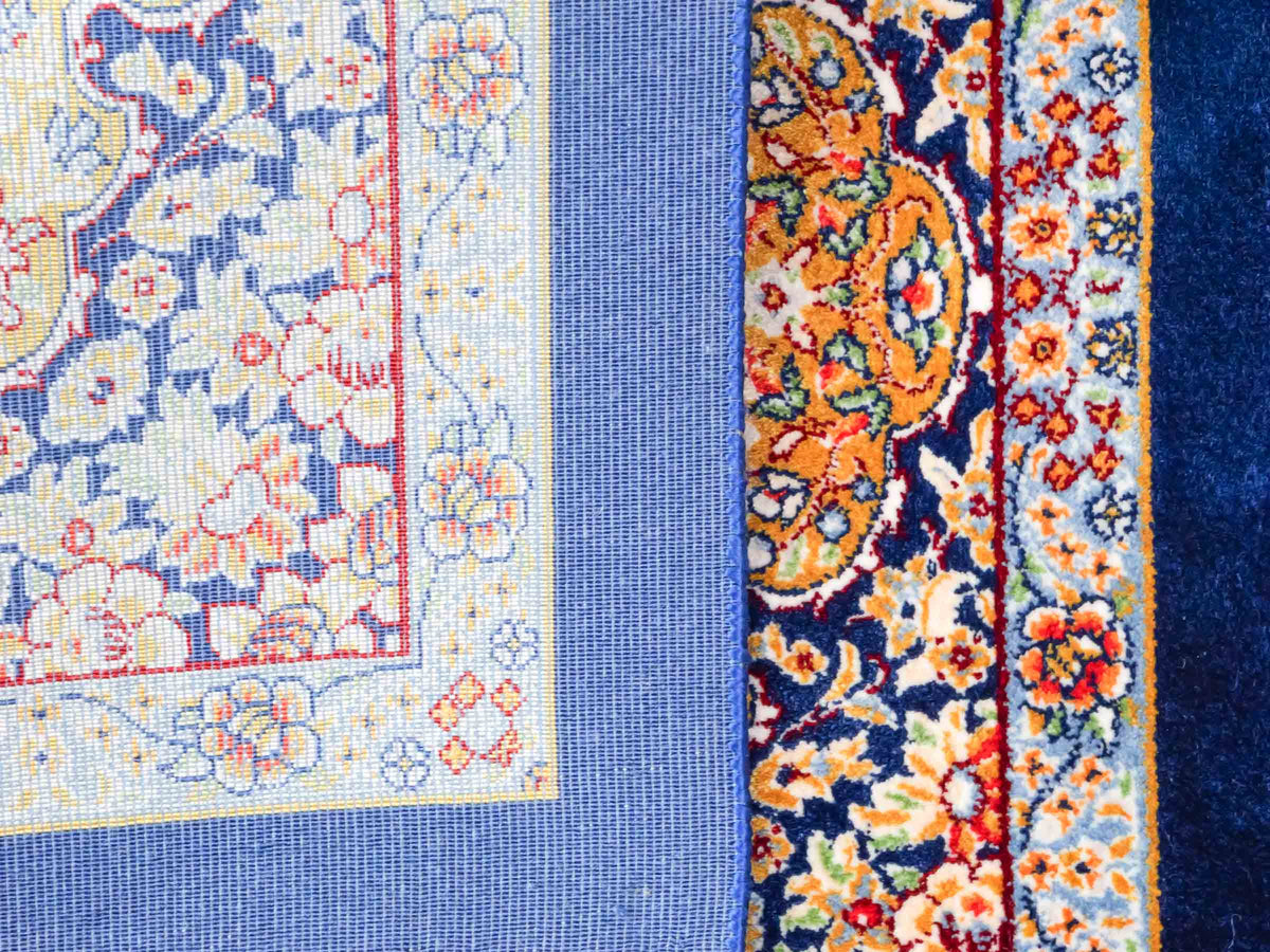 Ghom Maschinenteppich "Zarasp" 40 x 40 cm, mit Medaillon, Marineblau, aus pflanzlicher Seide (Viskose), Hand-Finished. Teppichnummer: V94NY016H. Persian Luxury Collection by Khademi. Made in Iran / Persia – Vertrieb durch JUPITER Intl.