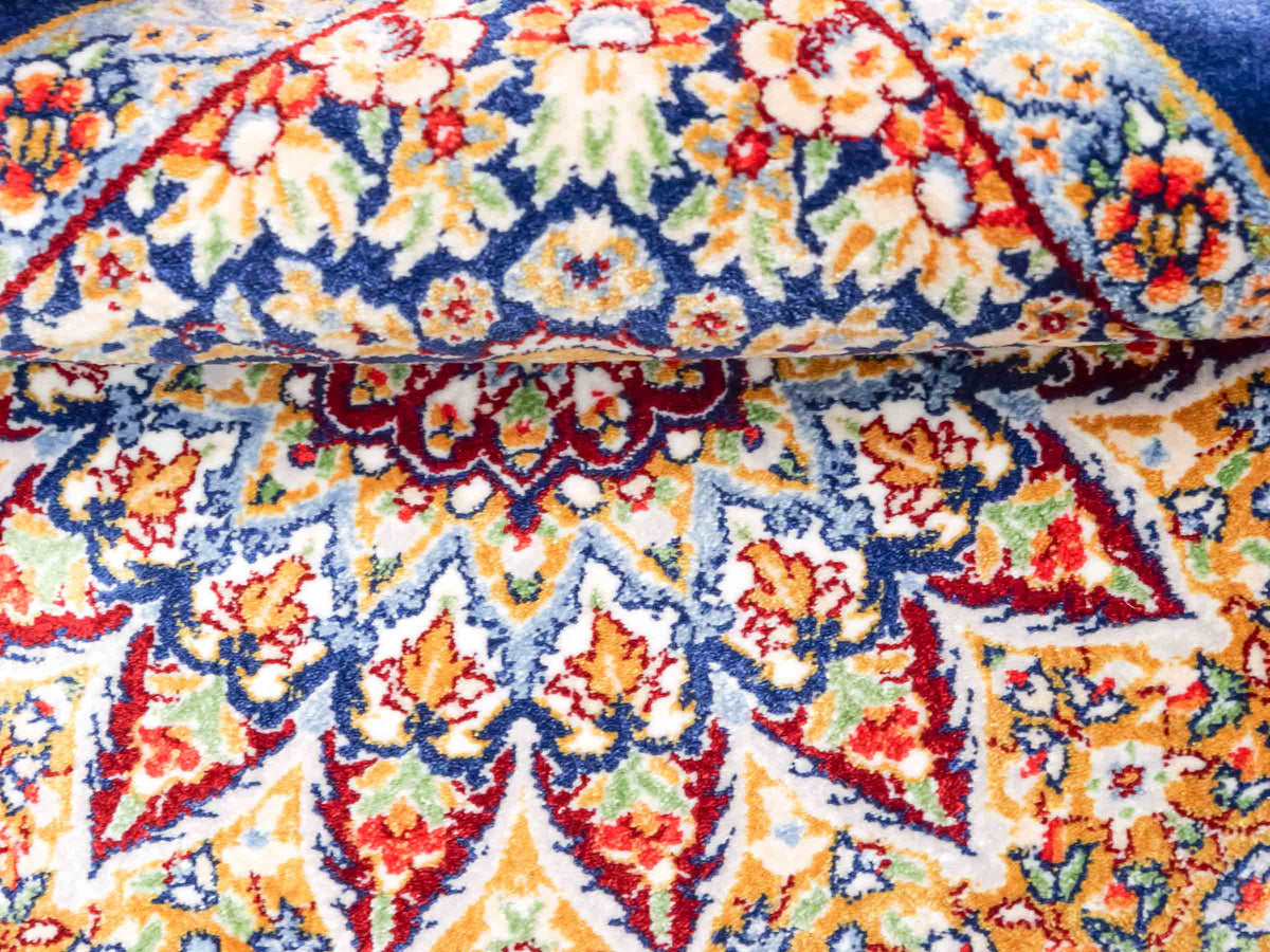 Ghom Maschinenteppich "Zarasp" 40 x 40 cm, mit Medaillon, Marineblau, aus pflanzlicher Seide (Viskose), Hand-Finished. Teppichnummer: V94NY016H. Persian Luxury Collection by Khademi. Made in Iran / Persia – Vertrieb durch JUPITER Intl.