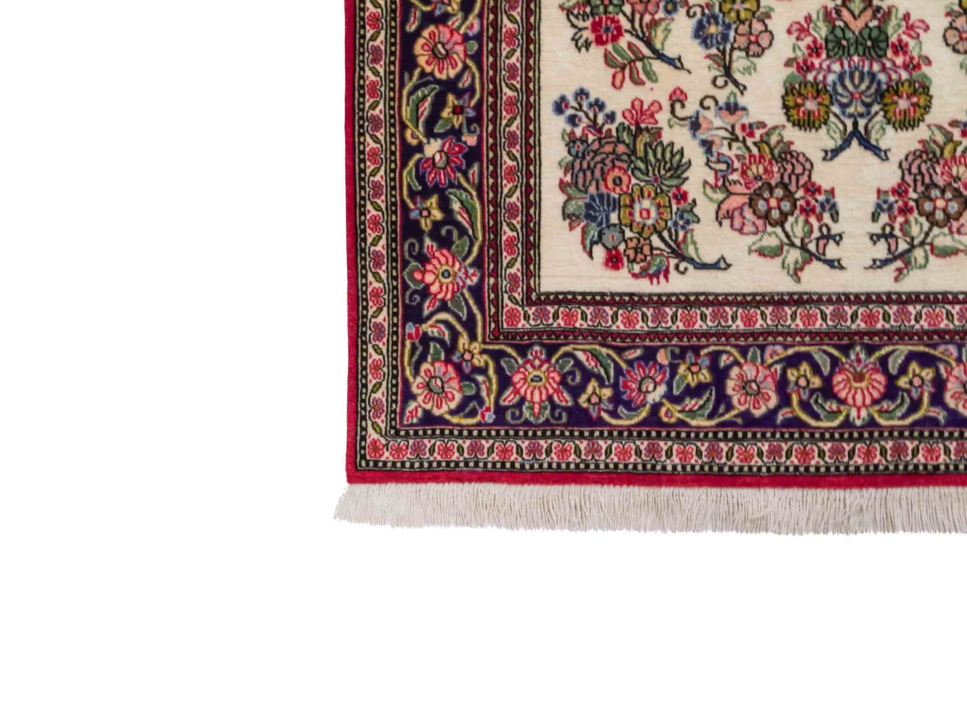 Handgeknüpfter Ghom Perserteppich von Khademi aus Wolle, cremeweiß, bunt. Persischer Teppich. Orientteppich von Hand geknüpft in Iran. Größe: 157 cm x 103 cm. Teppichnummer: SB3-1038. Verkauf durch Jupiter Intl.