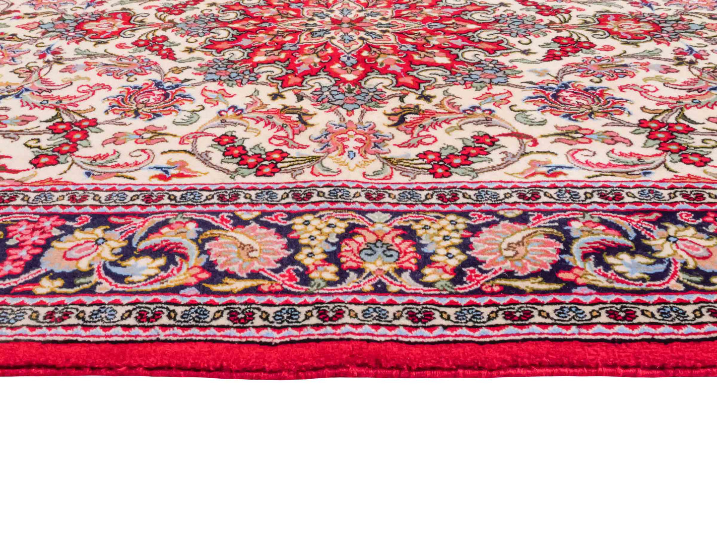 Handgeknüpfter Ghom Perserteppich von Khademi aus Wolle, cremeweiß, rot. Persischer Teppich. Orientteppich von Hand geknüpft in Iran. Größe: 219 cm x 140 cm. Teppichnummer: SB3-1127. Verkauf durch Jupiter Intl.
