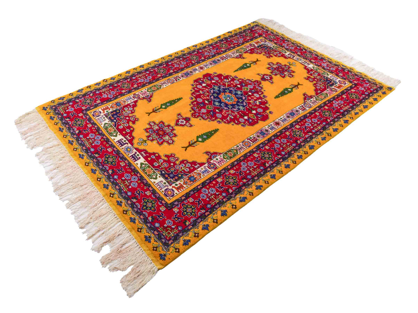Handgeknüpfter Ghutschan Dorfteppich von Khademi aus Wolle, gelb-rot. Feiner Orientteppich mit geometrischem Spiegel-Medaillon von Hand geknüpft in Iran. Größe: 212 cm x 142 cm. Teppichnummer: SB3-1142 | Jupiter Intl.