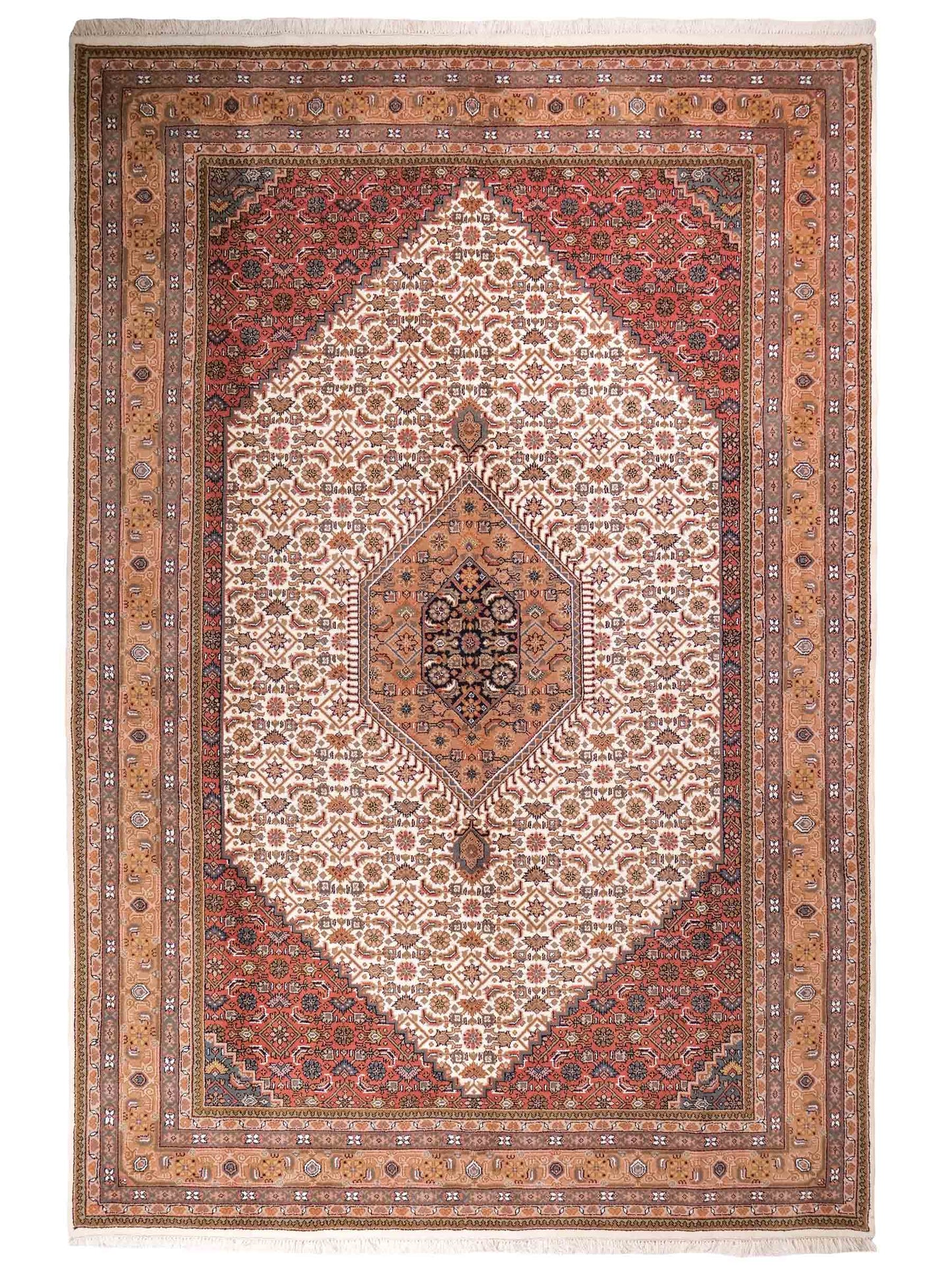 Handgeknüpfter Indo Bidjar Orientteppich von Khademi aus Wolle, beige, cremeweiß. Klassisches Medaillon. Traditionell von Hand geknüpft in Indien. Größe: 298 cm x 200 cm. Teppichnummer: SB3-1177 | Jupiter Intl.