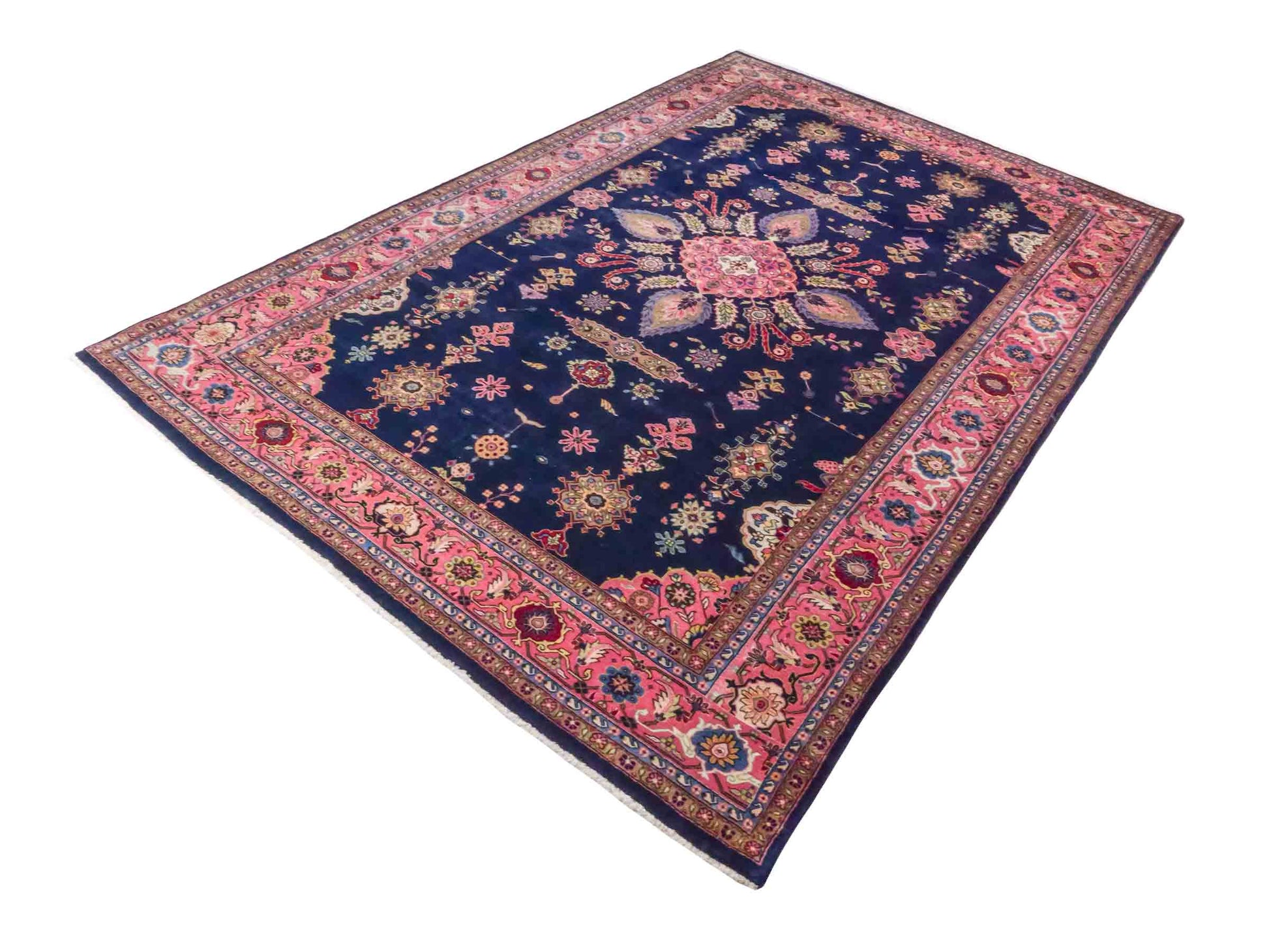 Handgeknüpfter Indo Sarough Orientteppich von Khademi aus Wolle, dunkelblau, rosa. Klassisches Medaillon. Traditionell von Hand geknüpft in Indien. Größe: 298 cm x 196 cm. Teppichnummer: SB3-1179 | Jupiter Intl.