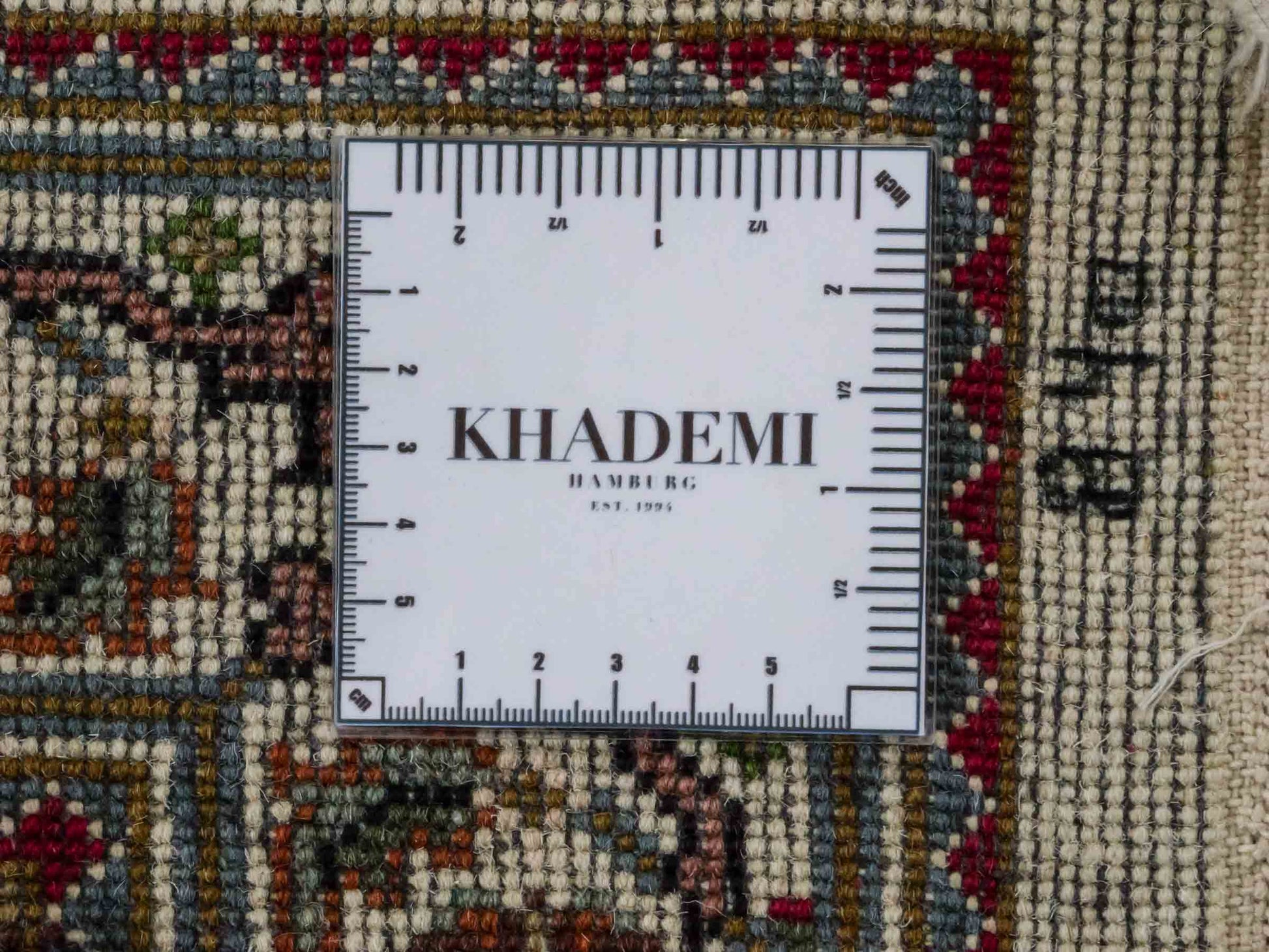Handgeknüpfter Indo Täbriz Mahi  Läufer-Orientteppich von Khademi aus Wolle, creme, beige. Klassisches Medaillon-Design. Von Hand geknüpft in Indien. Größe: 405 cm x 80 cm. Teppichnummer: RB3-1061. Verkauf durch Jupiter Intl.