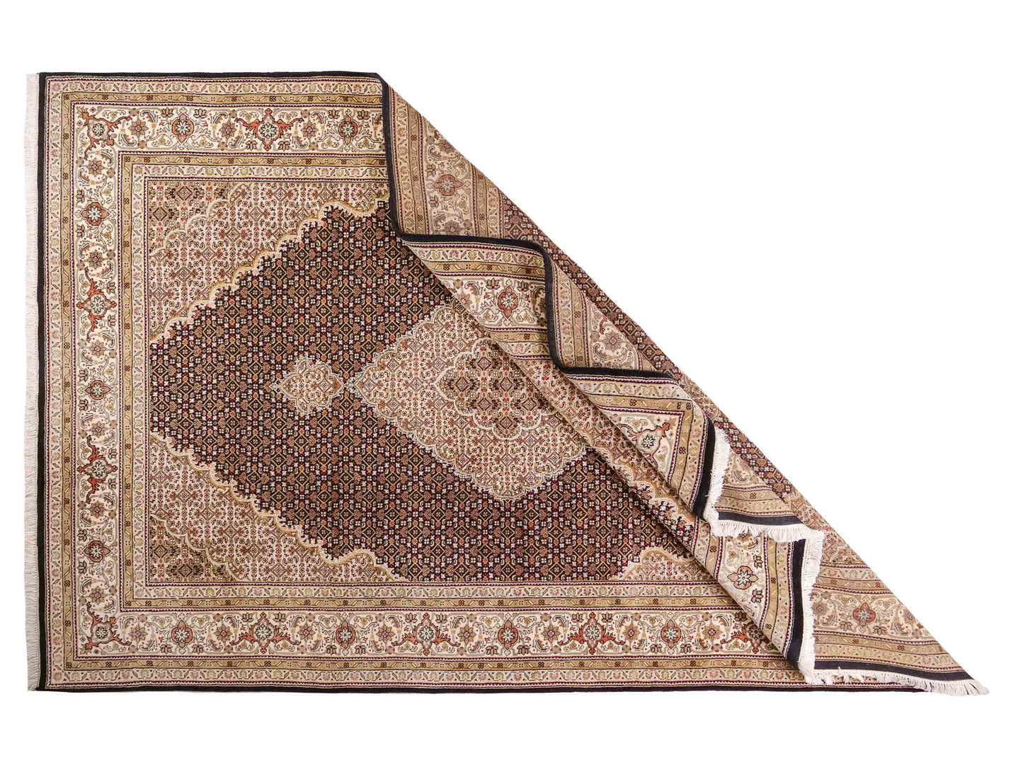 Handgeknüpfter Indo Täbriz Mahi Orientteppich von Khademi aus Wolle, schwarz, beige. Klassisches Medaillon. Traditionell von Hand geknüpft in Indien. Größe: 296 cm x 194 cm. Teppichnummer: SB3-1178 | Jupiter Intl.
