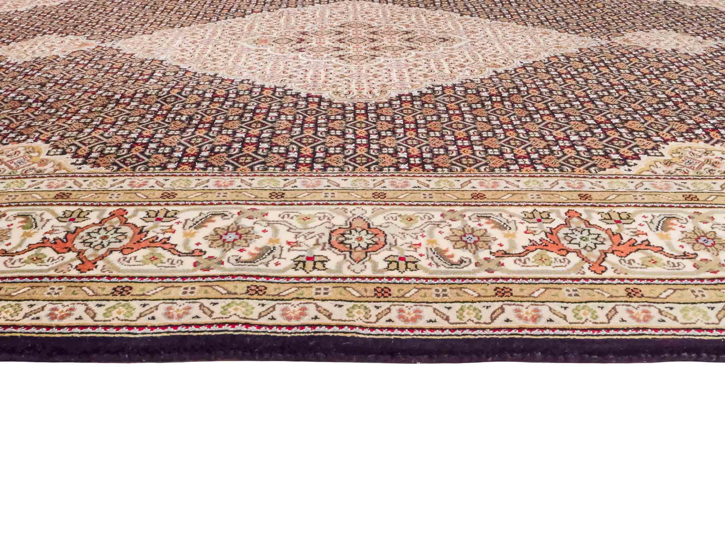 Handgeknüpfter Indo Täbriz Mahi Orientteppich von Khademi aus Wolle, schwarz, beige. Klassisches Medaillon. Traditionell von Hand geknüpft in Indien. Größe: 296 cm x 194 cm. Teppichnummer: SB3-1178 | Jupiter Intl.