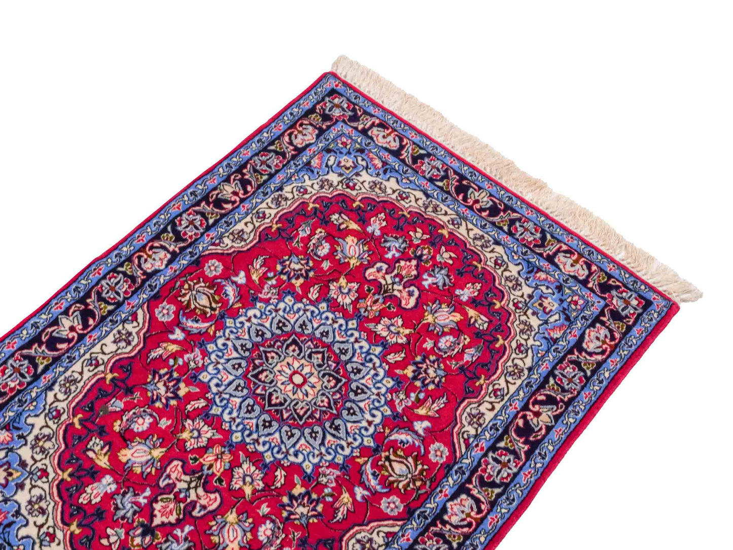 Handgeknüpfter Isfahan Perserteppich von Khademi aus Wolle mit Seide, rot-blau. Feiner, persischer Teppich mit Medaillon. Orientteppich, geknüpft in Iran. Größe: 102 x 72 cm. Teppichnummer: SB3-1097 | Jupiter Intl
