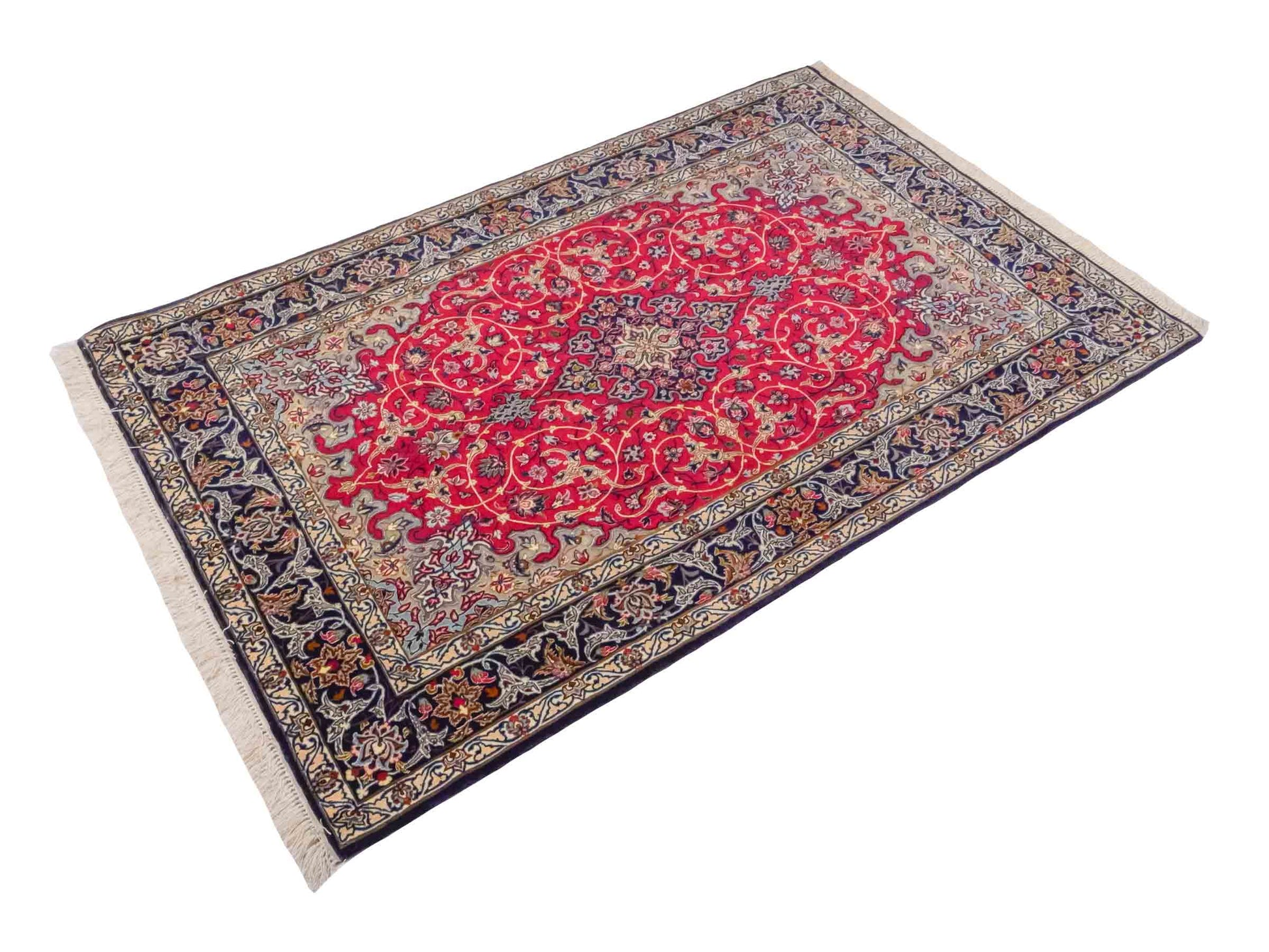 Handgeknüpfter Isfahan Perserteppich von Khademi aus Wolle mit Seide, rot, navy. Feiner, persischer Teppich mit Medaillon. Orientteppich, von Hand geknüpft in Iran. Größe: 171 x 107 cm. Teppichnummer: DB3-1050. Verkauf durch Jupiter Intl.