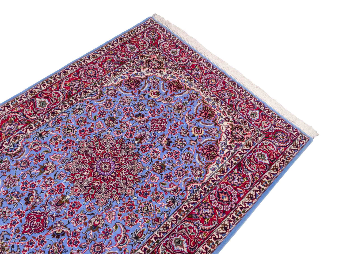 Handgeknüpfter Isfahan Perserteppich von Khademi aus Wolle mit Seide, blau, rot. Feiner, persischer Teppich mit Medaillon. Orientteppich, von Hand geknüpft in Iran. Größe: 171 x 113 cm. Teppichnummer: DB3-1051. Verkauf durch Jupiter Intl.