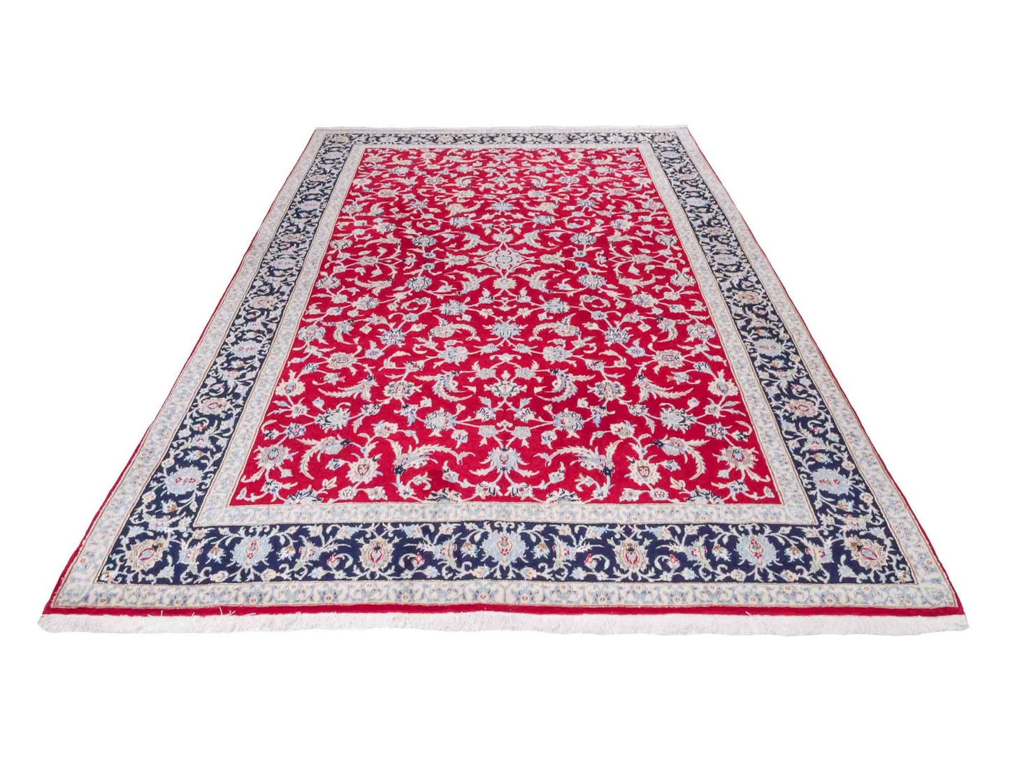 Handgeknüpfter Isfahan Perserteppich von Khademi aus Wolle mit Seide, rot-navy-blau. Feiner, persischer Teppich mit Allover-Motiv. Orientteppich, geknüpft in Iran. Größe: 235 x 145 cm. Teppichnummer: SB3-1092 | Jupiter Intl