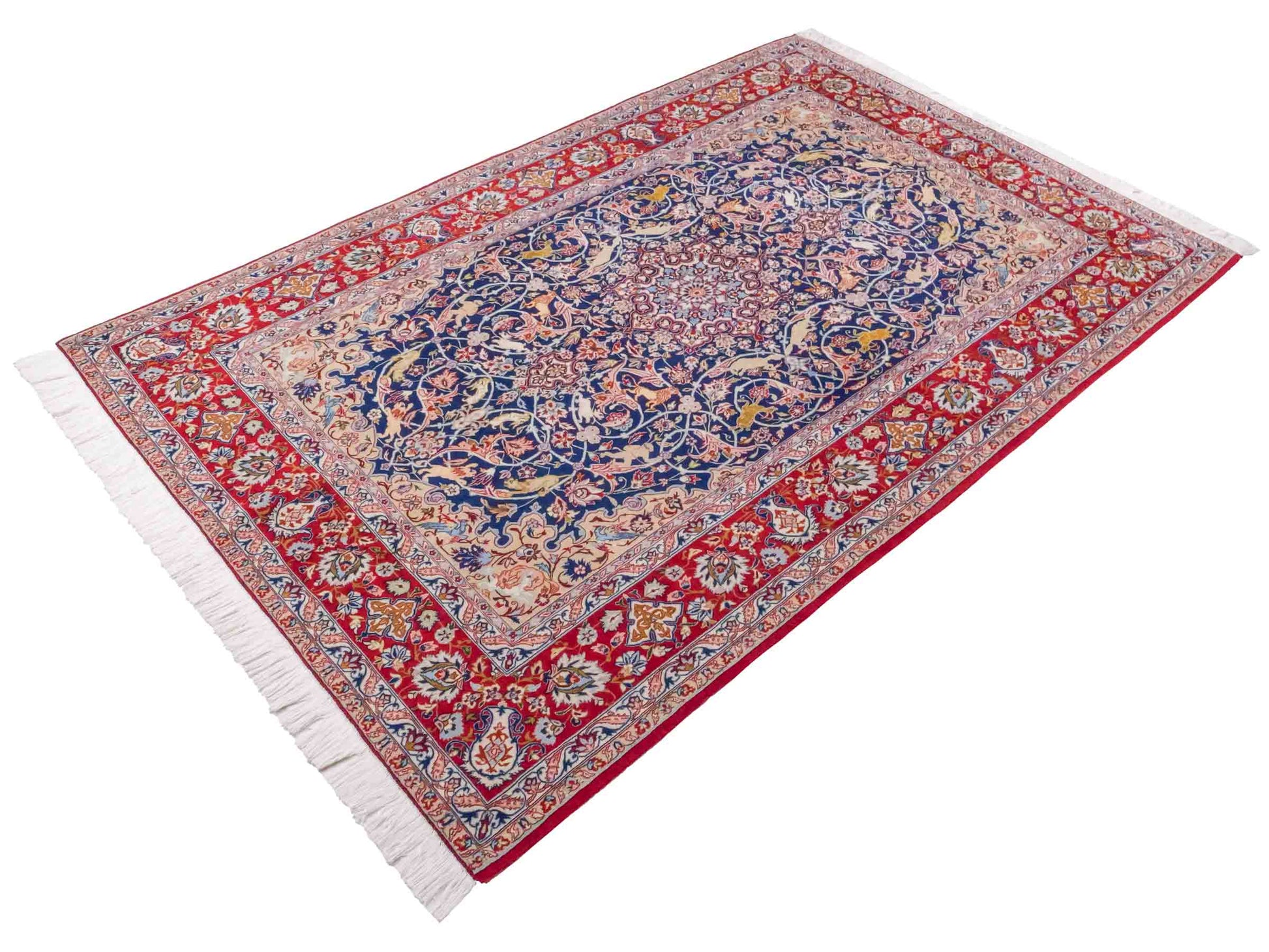 Handgeknüpfter Isfahan Perserteppich von Khademi aus Wolle mit Seide, blau-rot. Feiner, persischer Teppich mit Medaillon. Orientteppich, geknüpft in Iran. Größe: 236 x 152 cm. Teppichnummer: SB3-1082 | Jupiter In