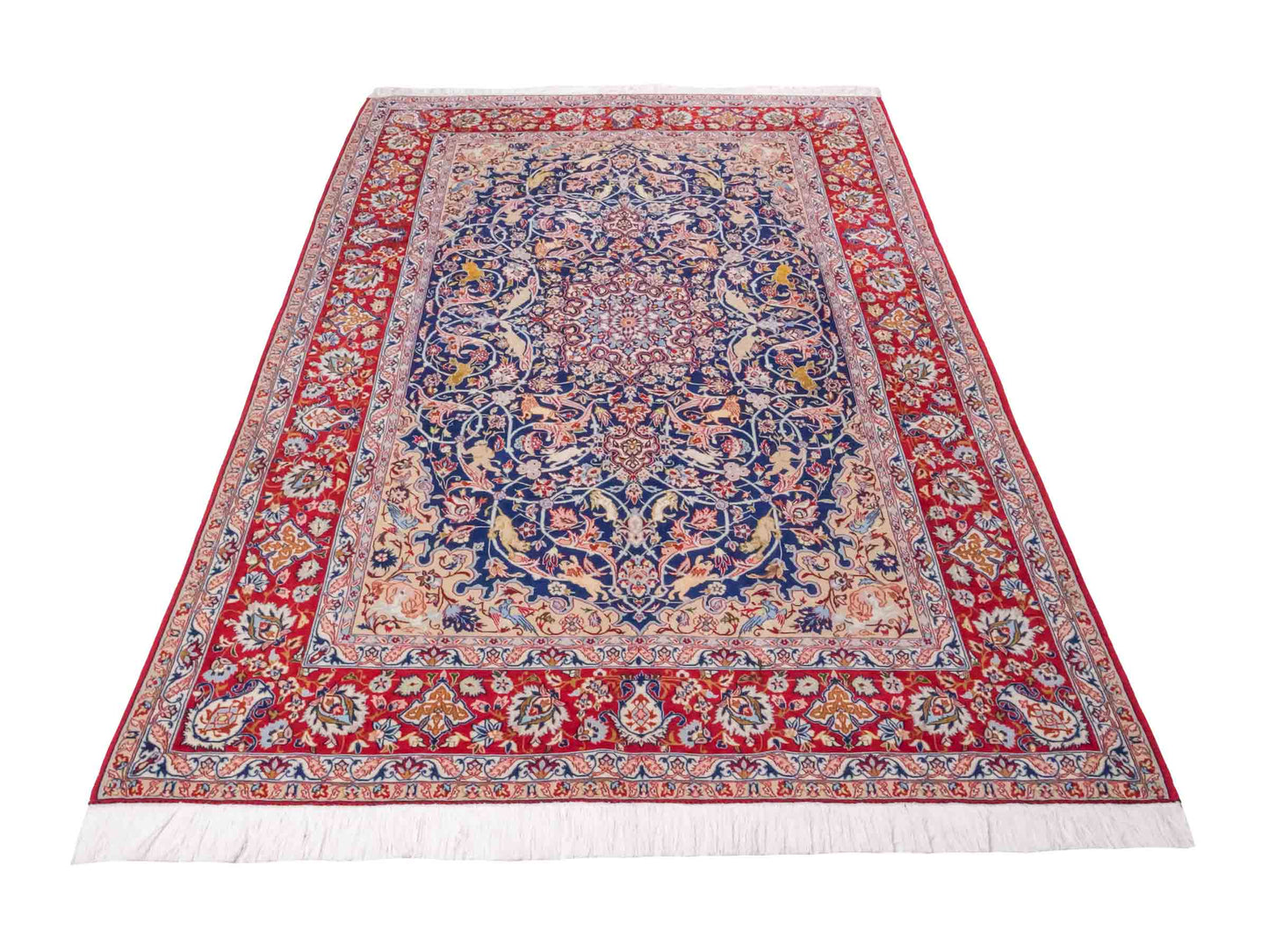 Handgeknüpfter Isfahan Perserteppich von Khademi aus Wolle mit Seide, blau-rot. Feiner, persischer Teppich mit Medaillon. Orientteppich, geknüpft in Iran. Größe: 236 x 152 cm. Teppichnummer: SB3-1082 | Jupiter In
