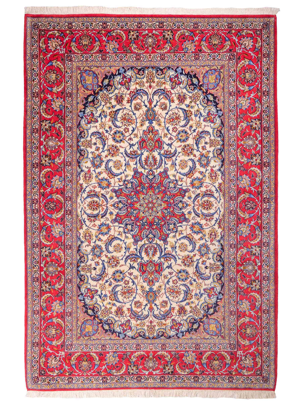 Handgeknüpfter Isfahan Perserteppich von Khademi aus Wolle mit Seide, cremeweiß-rot. Feiner, persischer Teppich mit Medaillon. Orientteppich, geknüpft in Iran. Größe: 237 x 160 cm. Teppichnummer: SB3-1085 | Jupiter In