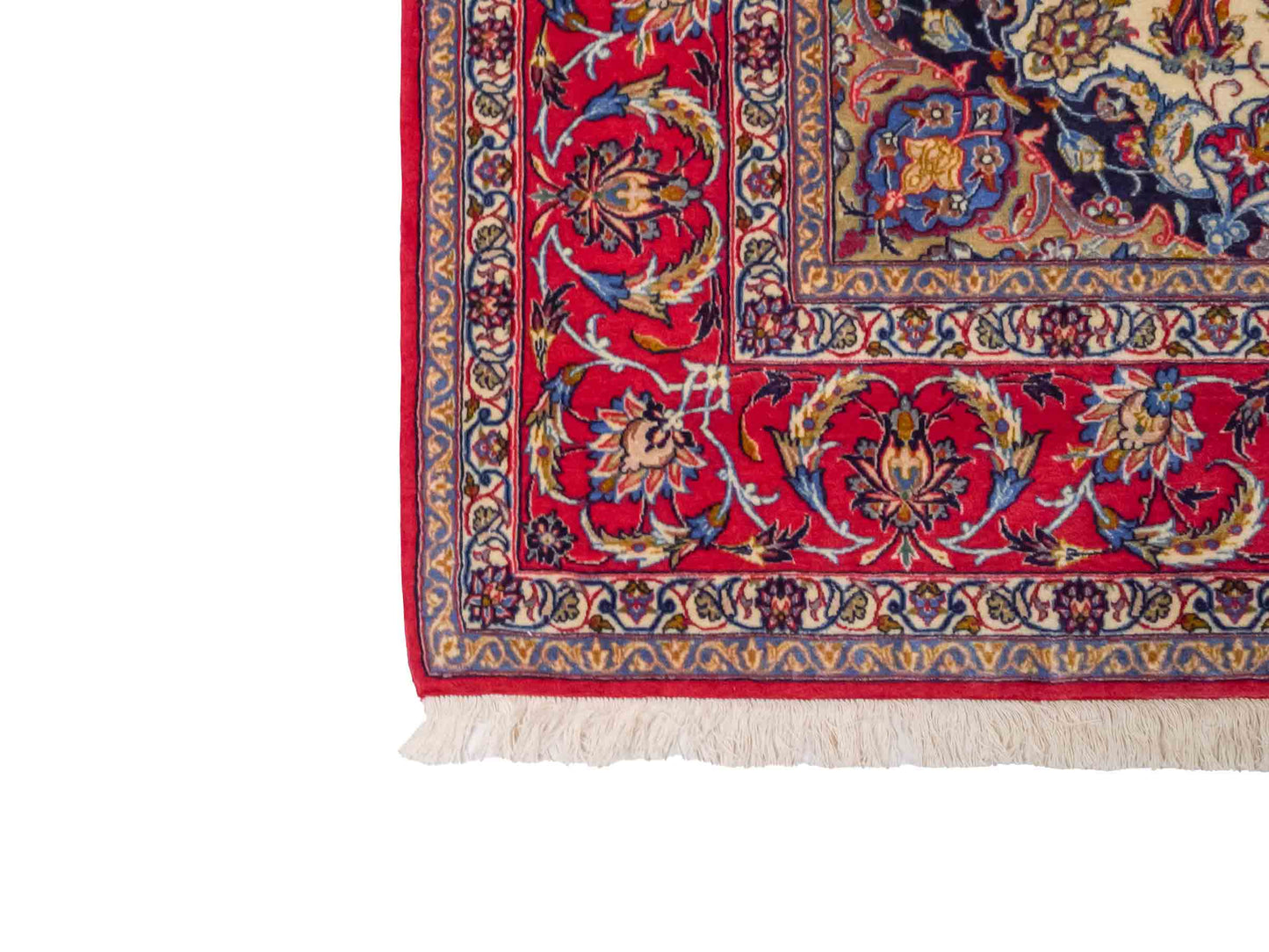 Handgeknüpfter Isfahan Perserteppich von Khademi aus Wolle mit Seide, cremeweiß-rot. Feiner, persischer Teppich mit Medaillon. Orientteppich, geknüpft in Iran. Größe: 237 x 160 cm. Teppichnummer: SB3-1085 | Jupiter In