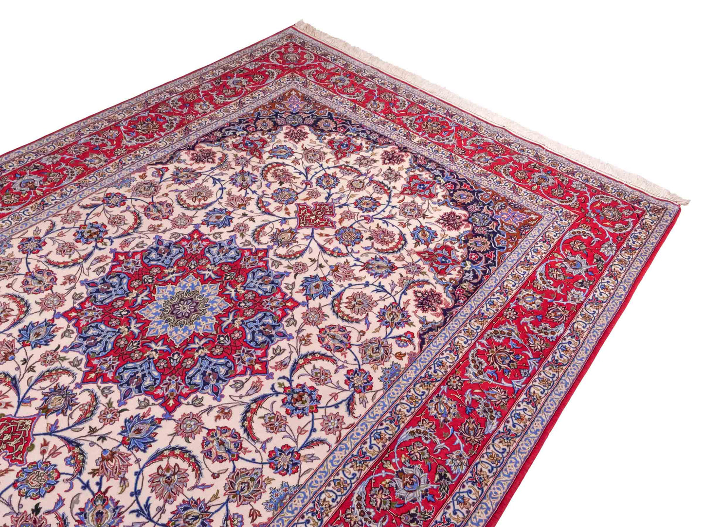 Handgeknüpfter Isfahan Perserteppich von Khademi aus Wolle mit Seide, rot-cremeweiß. Feiner, persischer Teppich mit Medaillon. Orientteppich, geknüpft in Iran. Größe: 307 x 201 cm. Teppichnummer: SB3-1172 | Jupiter Intl