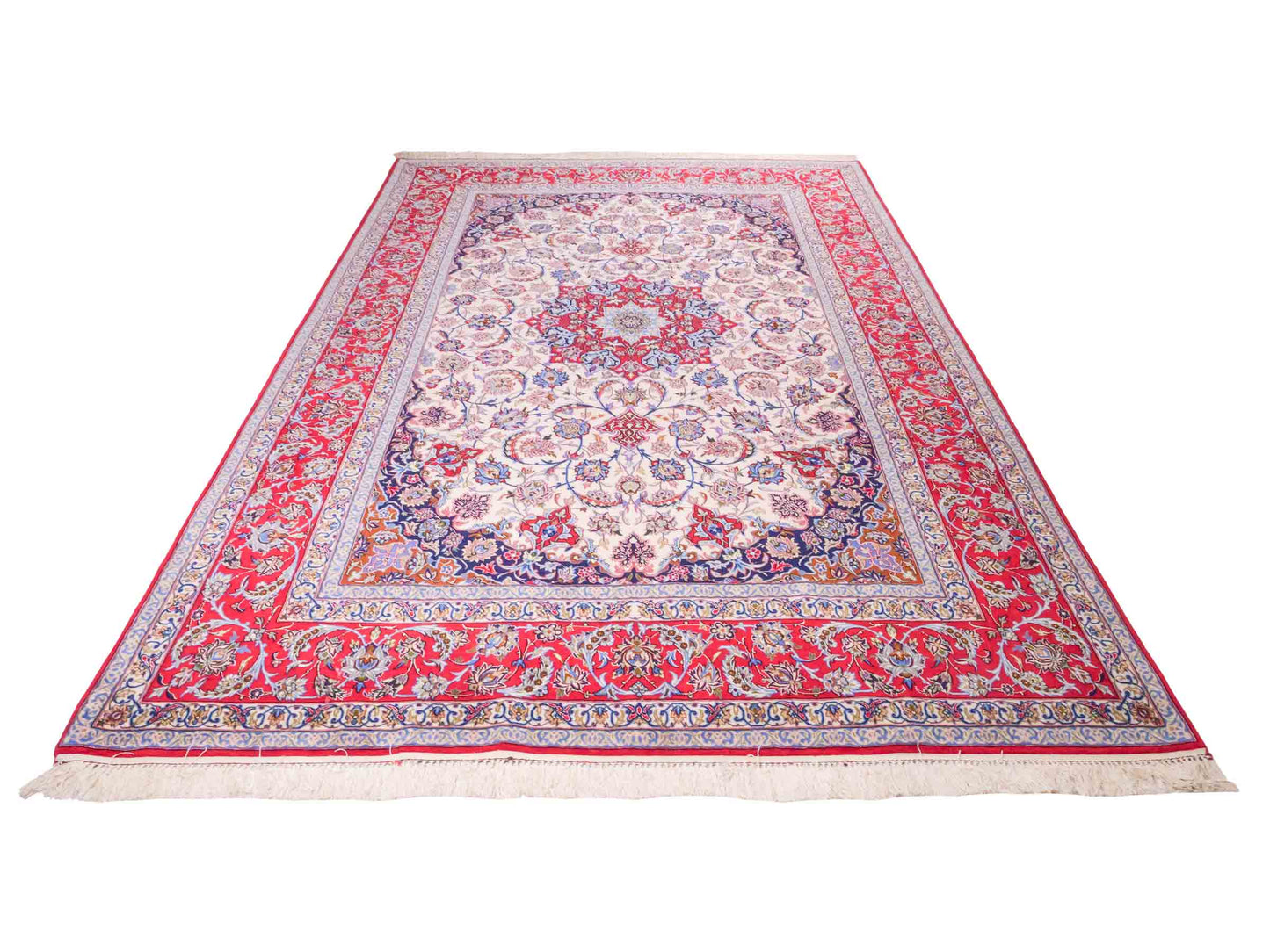 Handgeknüpfter Isfahan Perserteppich von Khademi aus Wolle mit Seide, rot-cremeweiß. Feiner, persischer Teppich mit Medaillon. Orientteppich, geknüpft in Iran. Größe: 307 x 201 cm. Teppichnummer: SB3-1172 | Jupiter Intl