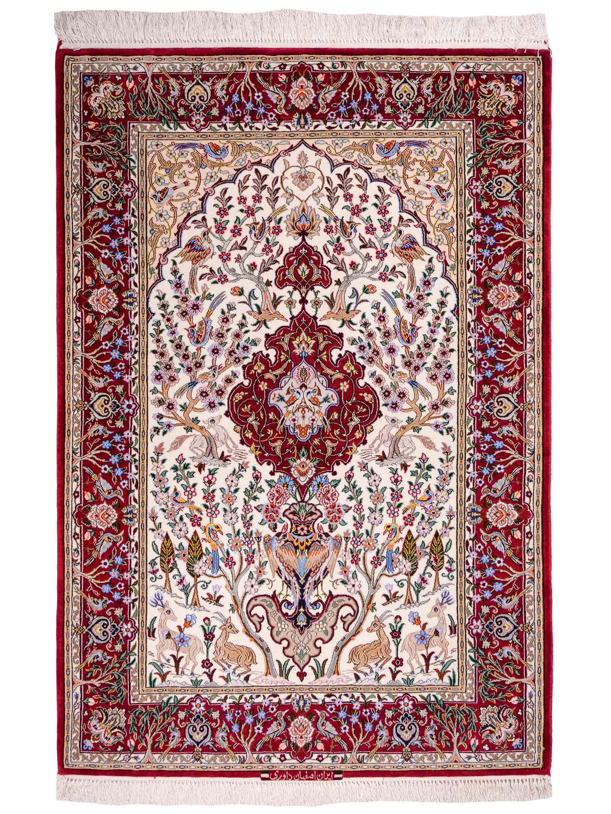 Handgeknüpfter "Davari" Isfahan Perserteppich von Khademi aus Wolle mit Seide, cremeweiß, rot. Feiner, persischer Teppich mit Medaillon, signiert. Orientteppich, geknüpft in Iran. Größe: 159 x 109 cm. Teppichnummer: SB3-1061 | Jupiter In