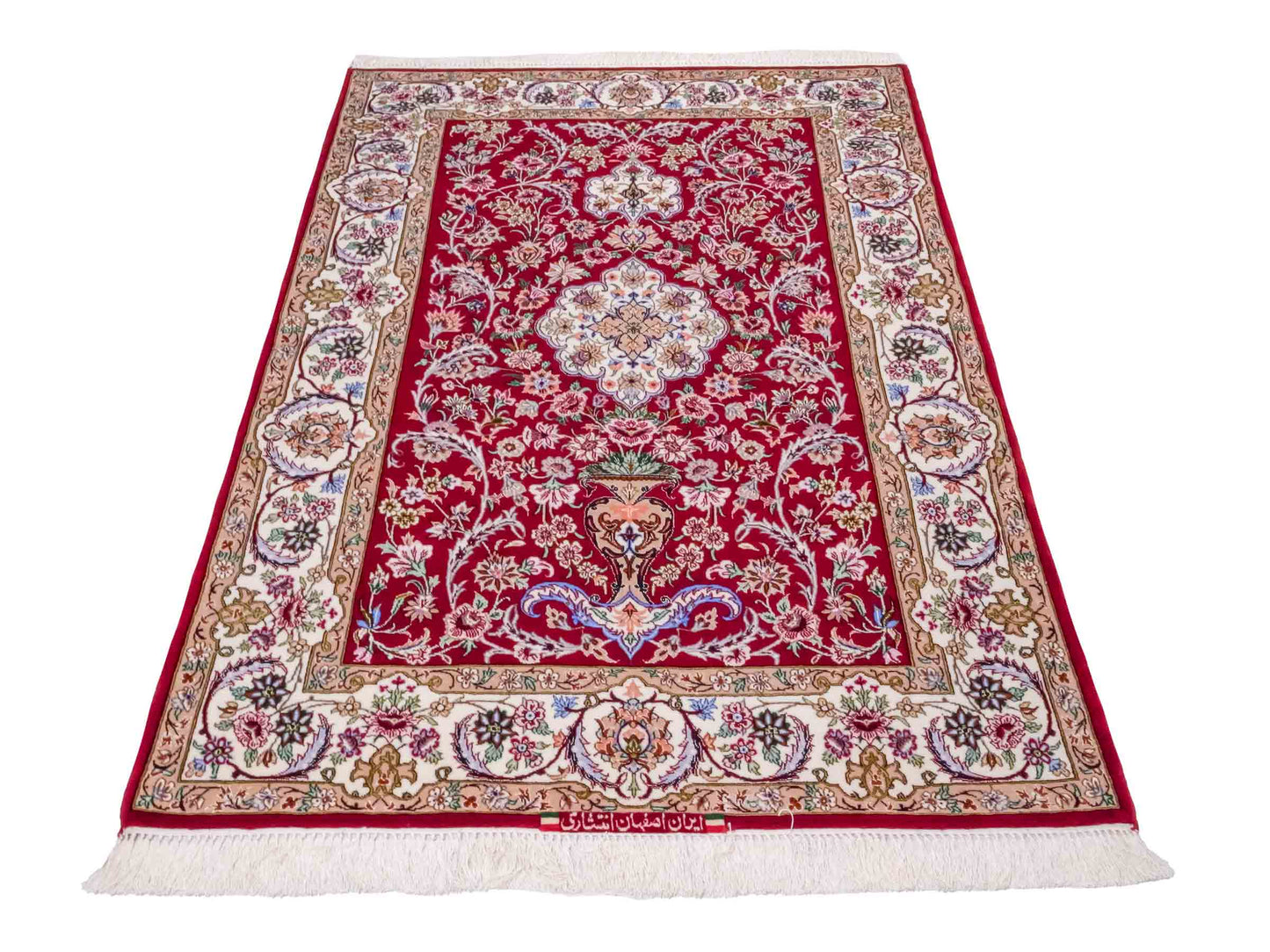 Handgeknüpfter "Entezari" Isfahan Perserteppich von Khademi aus Wolle mit Seide, rot-weiß. Feiner, persischer Teppich mit Medaillon, signiert. Orientteppich, geknüpft in Iran. Größe: 160 x 110 cm. Teppichnummer: SB3-1068 | Jupiter In