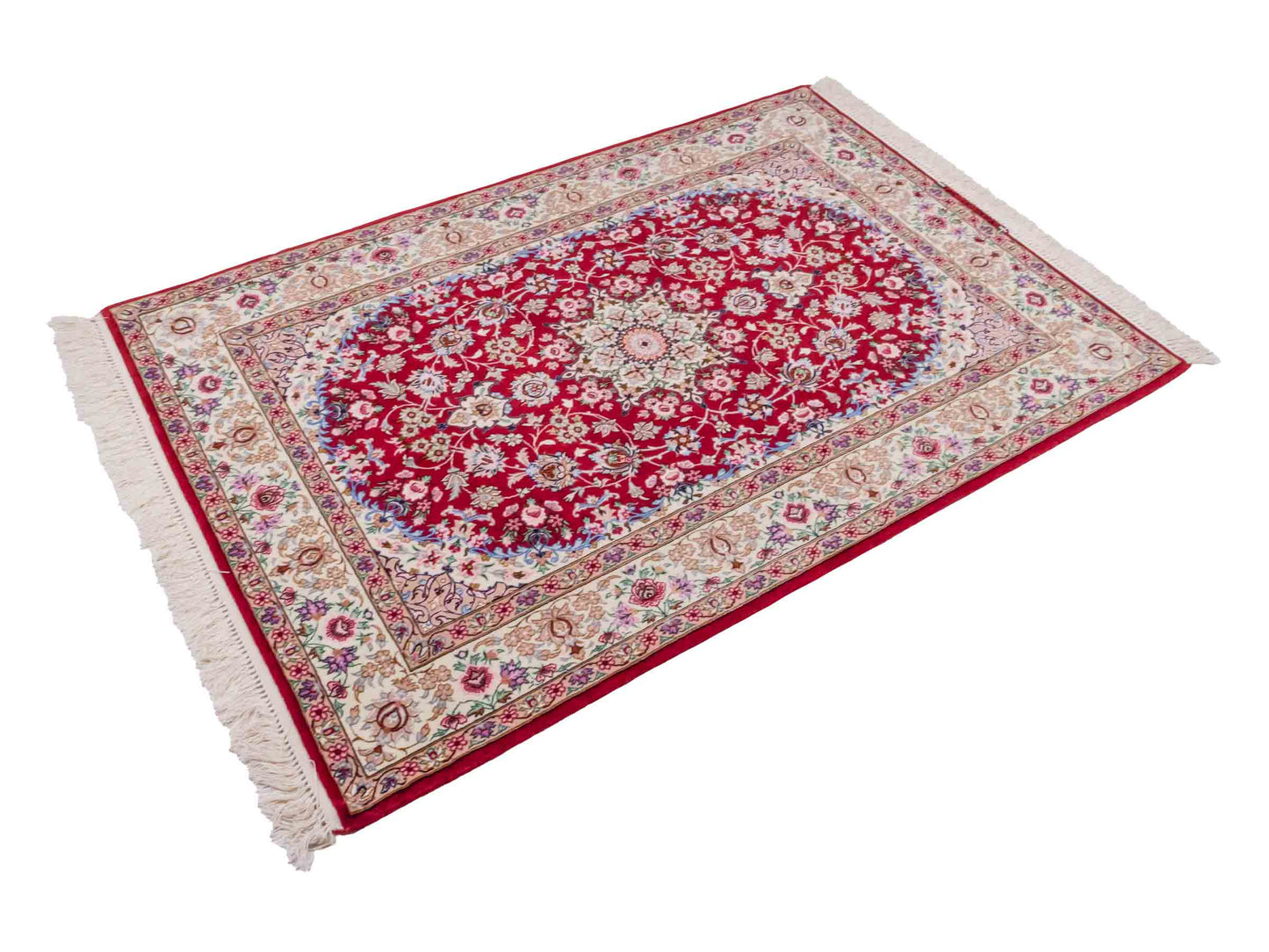 Handgeknüpfter "Safdari" Isfahan Perserteppich von Khademi aus Wolle mit Seide, rot-cremeweiß. Feiner, persischer Teppich mit Medaillon, signiert. Orientteppich, handgeknüpft in Iran. Größe: 163 x 111 cm. Teppichnummer: DB3-1048 Jupiter Intl.