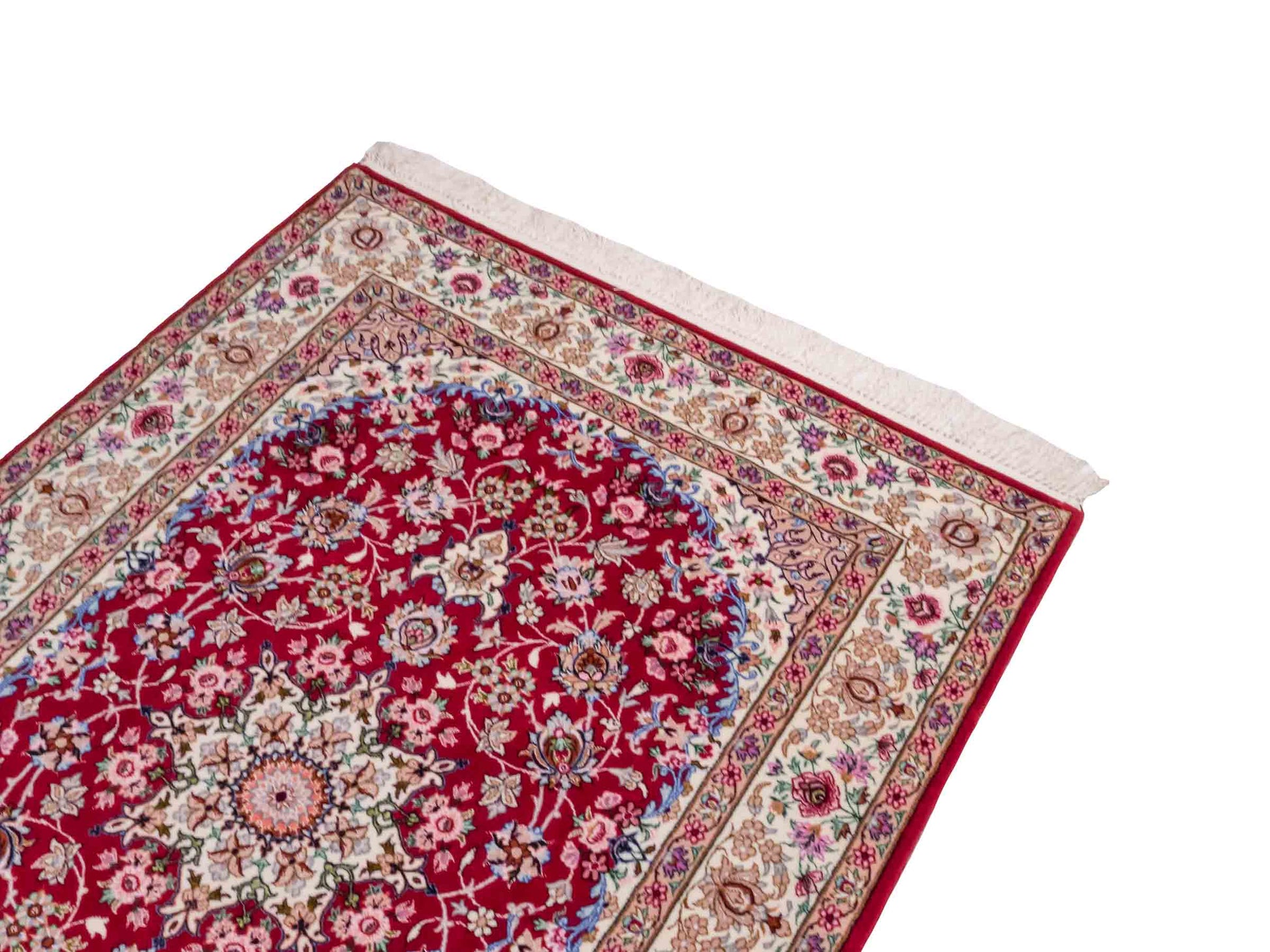 Handgeknüpfter "Safdari" Isfahan Perserteppich von Khademi aus Wolle mit Seide, rot-cremeweiß. Feiner, persischer Teppich mit Medaillon, signiert. Orientteppich, handgeknüpft in Iran. Größe: 163 x 111 cm. Teppichnummer: DB3-1048 Jupiter Intl.