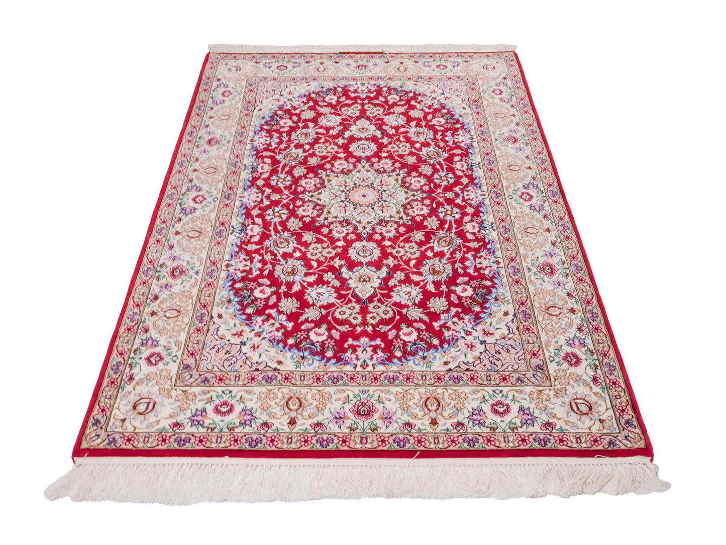 Handgeknüpfter "Safdari" Isfahan Perserteppich von Khademi aus Wolle mit Seide, rot-cremeweiß. Feiner, persischer Teppich mit Medaillon, signiert. Orientteppich, handgeknüpft in Iran. Größe: 163 x 111 cm. Teppichnummer: DB3-1048 Jupiter Intl.