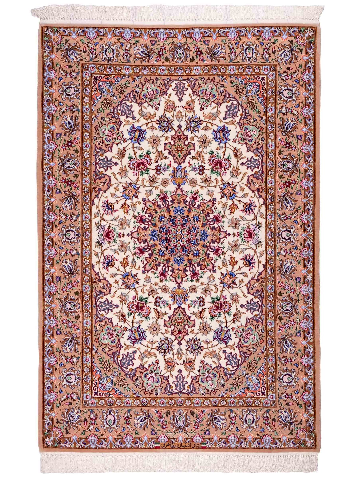 Handgeknüpfter "Mazaheri" Isfahan Perserteppich von Khademi aus Wolle mit Seide, beige, creme. Feiner, persischer Teppich mit Medaillon, signiert. Orientteppich, geknüpft in Iran. Größe: 165 x 109 cm. Teppichnummer: SB3-1054 | Jupiter Intl.