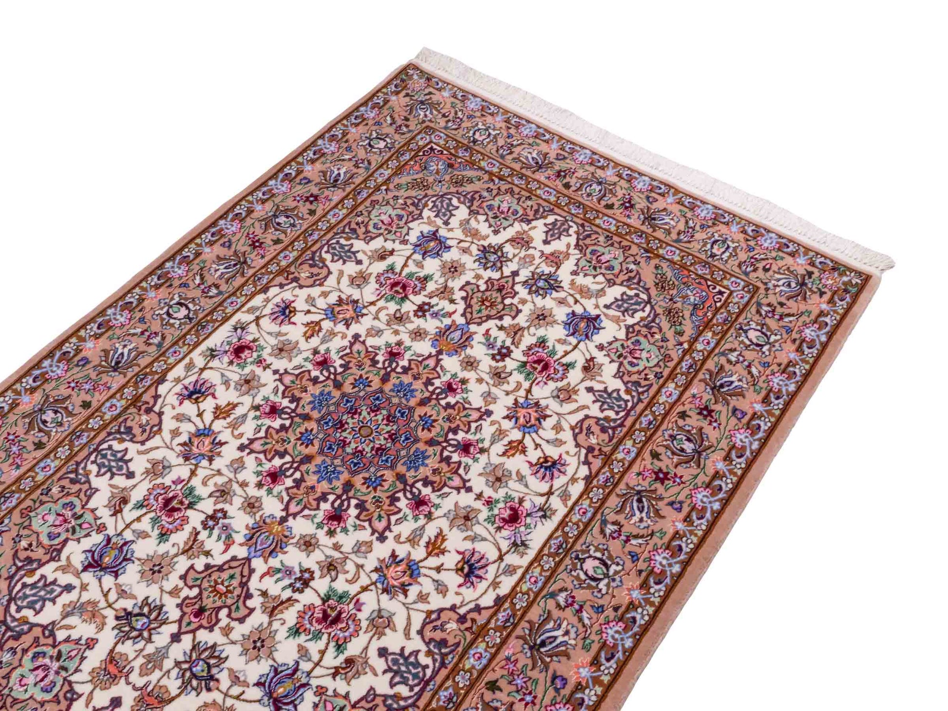 Handgeknüpfter "Mazaheri" Isfahan Perserteppich von Khademi aus Wolle mit Seide, beige, creme. Feiner, persischer Teppich mit Medaillon, signiert. Orientteppich, geknüpft in Iran. Größe: 165 x 109 cm. Teppichnummer: SB3-1054 | Jupiter Intl.