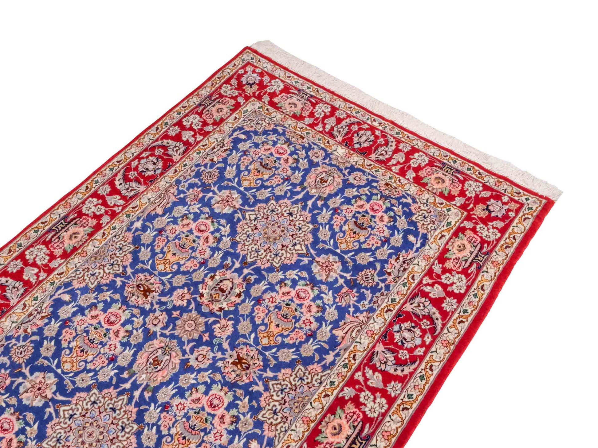 Handgeknüpfter "Javad Eslimi" Isfahan Perserteppich von Khademi aus Wolle mit Seide, blau-rot Feiner, persischer Teppich mit Allover-Motiv, signiert. Orientteppich, geknüpft in Iran. Größe: 169 x 107 cm. Teppichnummer: SB3-1064 | Jupiter In