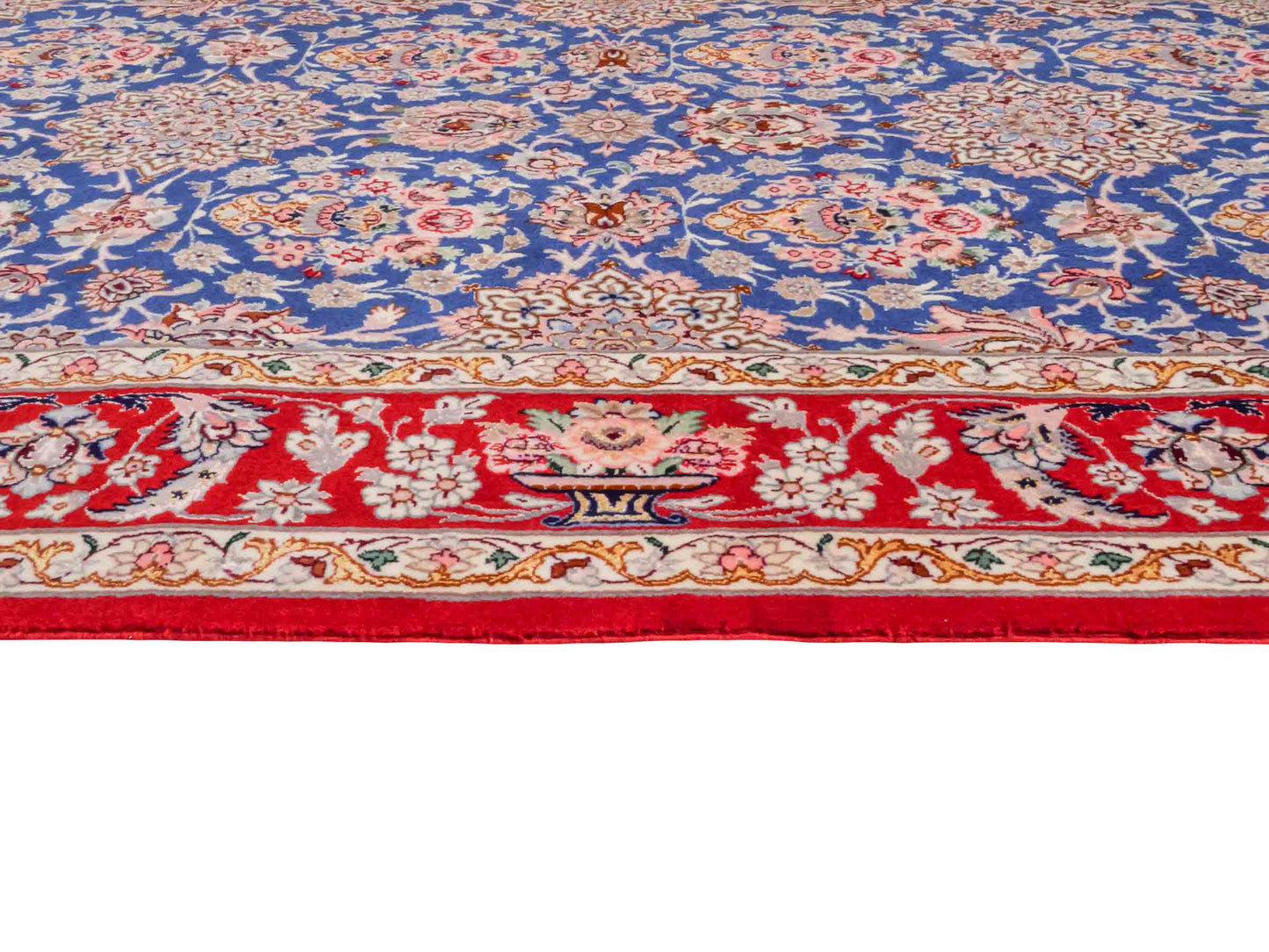 Handgeknüpfter "Javad Eslimi" Isfahan Perserteppich von Khademi aus Wolle mit Seide, blau-rot Feiner, persischer Teppich mit Allover-Motiv, signiert. Orientteppich, geknüpft in Iran. Größe: 169 x 107 cm. Teppichnummer: SB3-1064 | Jupiter In