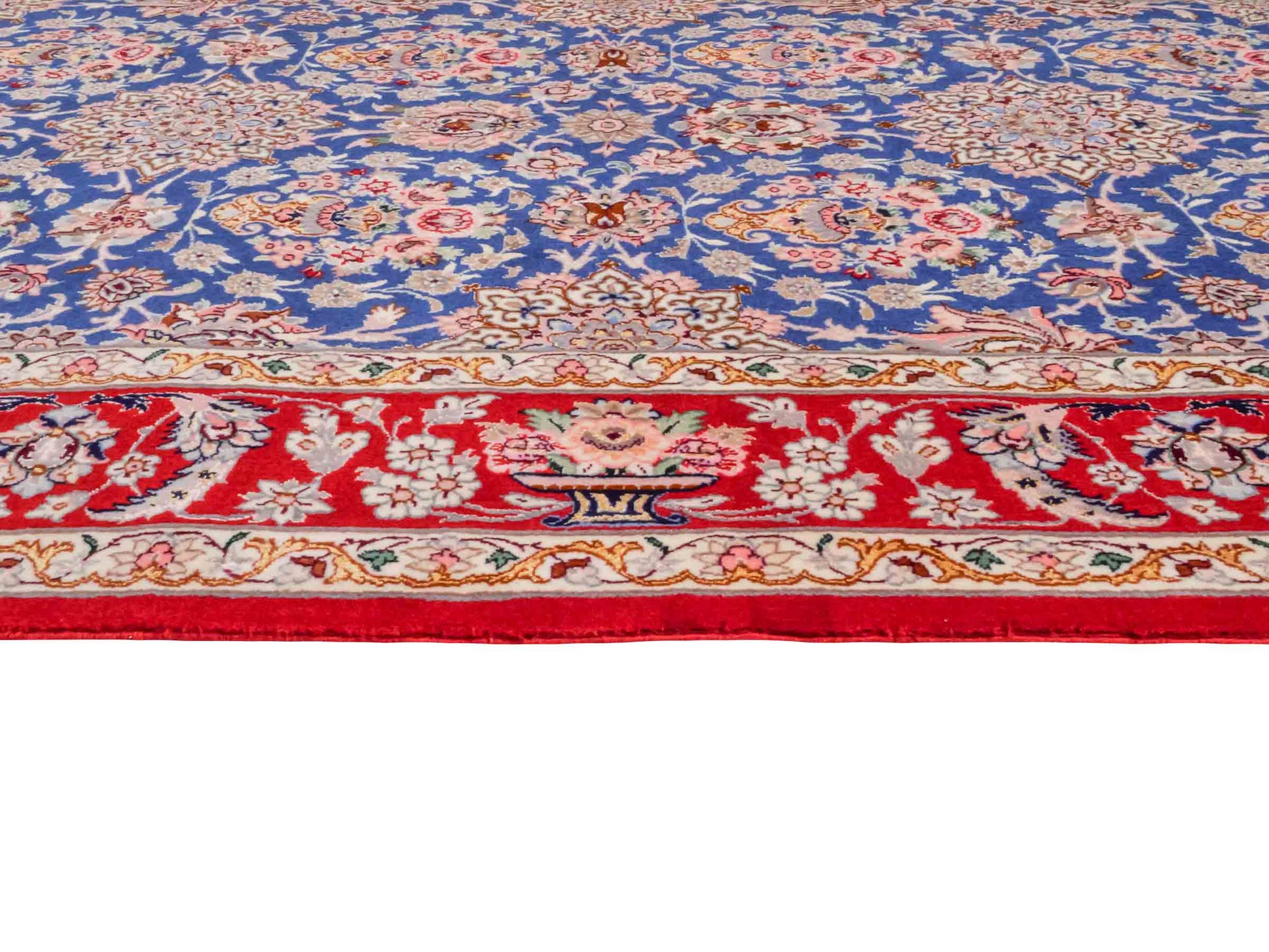 Handgeknüpfter "Javad Eslimi" Isfahan Perserteppich von Khademi aus Wolle mit Seide, blau-rot Feiner, persischer Teppich mit Allover-Motiv, signiert. Orientteppich, geknüpft in Iran. Größe: 169 x 107 cm. Teppichnummer: SB3-1064 | Jupiter In