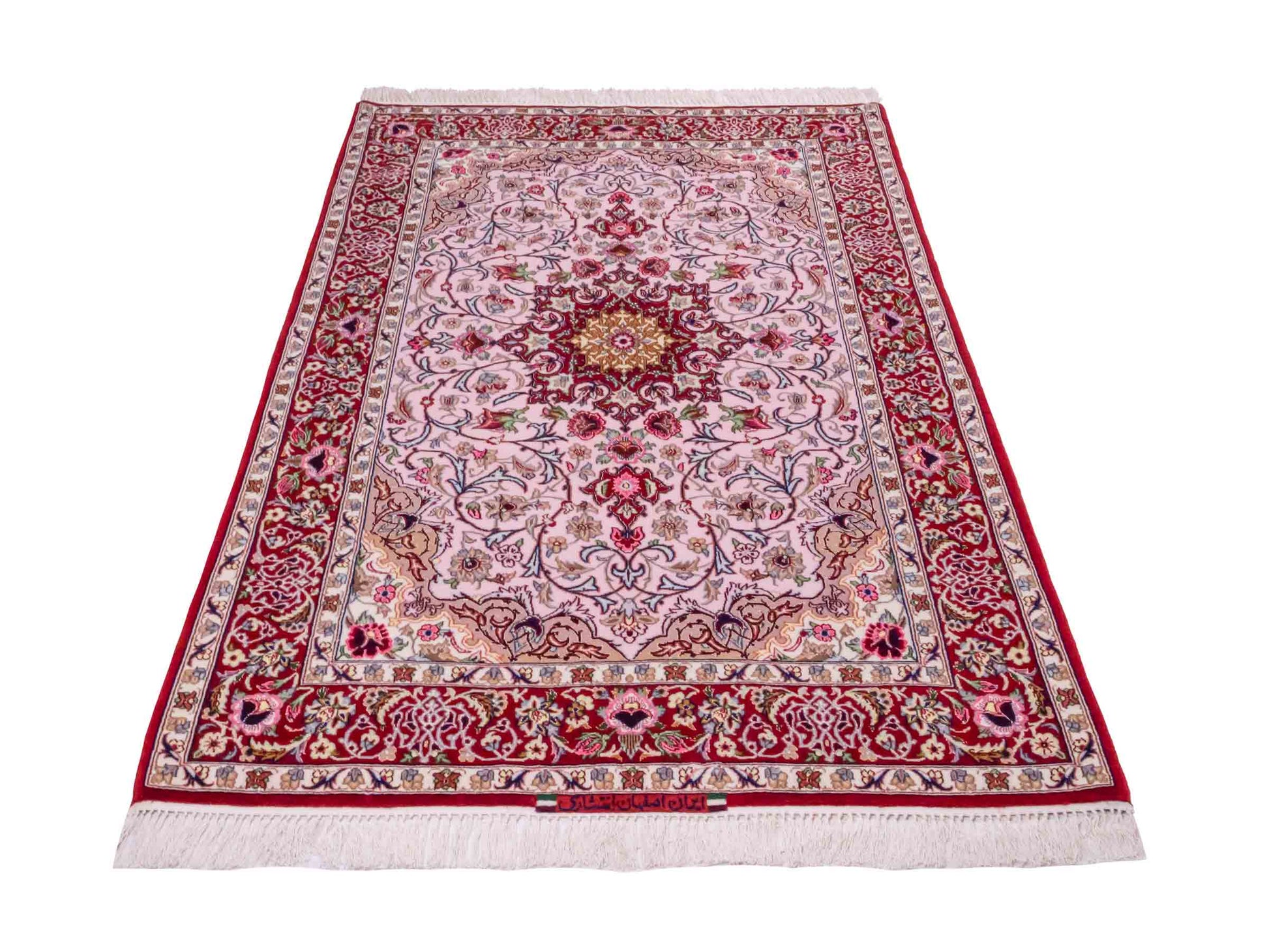 Handgeknüpfter "Entezari" Isfahan Perserteppich von Khademi aus Wolle mit Seide, rot-rosa. Feiner, persischer Teppich mit Medaillon, signiert. Orientteppich, von Hand geknüpft in Iran. Größe: 169 x 110 cm. Teppichnummer: DB3-1032 Jupiter Intl.