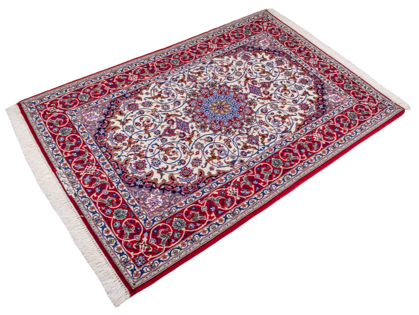 Handgeknüpfter "Seyrafian" Isfahan Perserteppich von Khademi aus Wolle mit Seide, rot-weiß. Feiner, persischer Teppich mit Medaillon, signiert. Orientteppich, geknüpft in Iran. Größe: 169 x 116 cm. Teppichnummer: SB3-1071 | Jupiter In