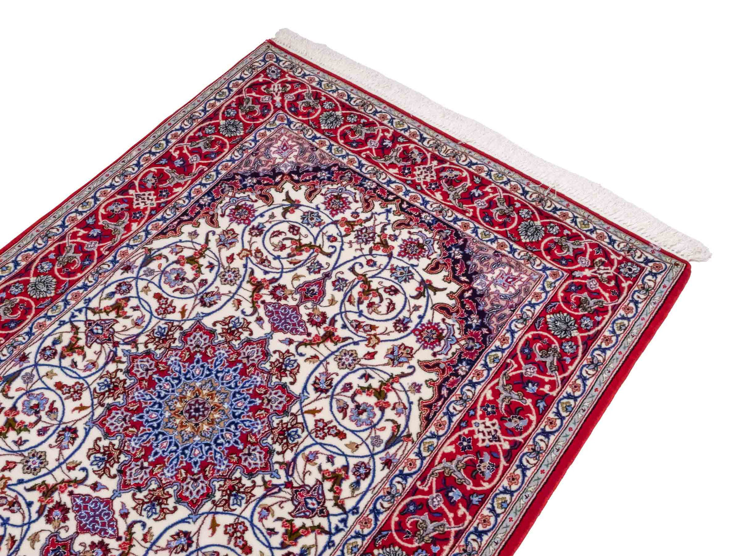 Handgeknüpfter "Seyrafian" Isfahan Perserteppich von Khademi aus Wolle mit Seide, rot-weiß. Feiner, persischer Teppich mit Medaillon, signiert. Orientteppich, geknüpft in Iran. Größe: 169 x 116 cm. Teppichnummer: SB3-1071 | Jupiter In