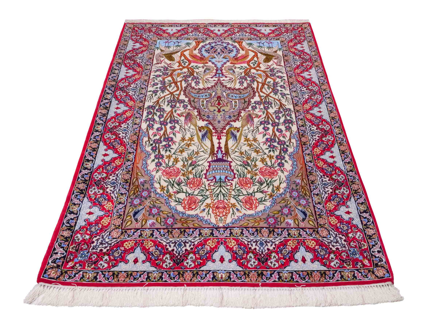 Handgeknüpfter "Emadzadeh" Isfahan Perserteppich von Khademi aus Wolle mit Seide, rot, creme. Feiner, persischer Teppich mit Bildmotiv, signiert. Orientteppich, geknüpft in Iran. Größe: 170 x 112 cm. Teppichnummer: SB3-1065 | Jupiter Intl.