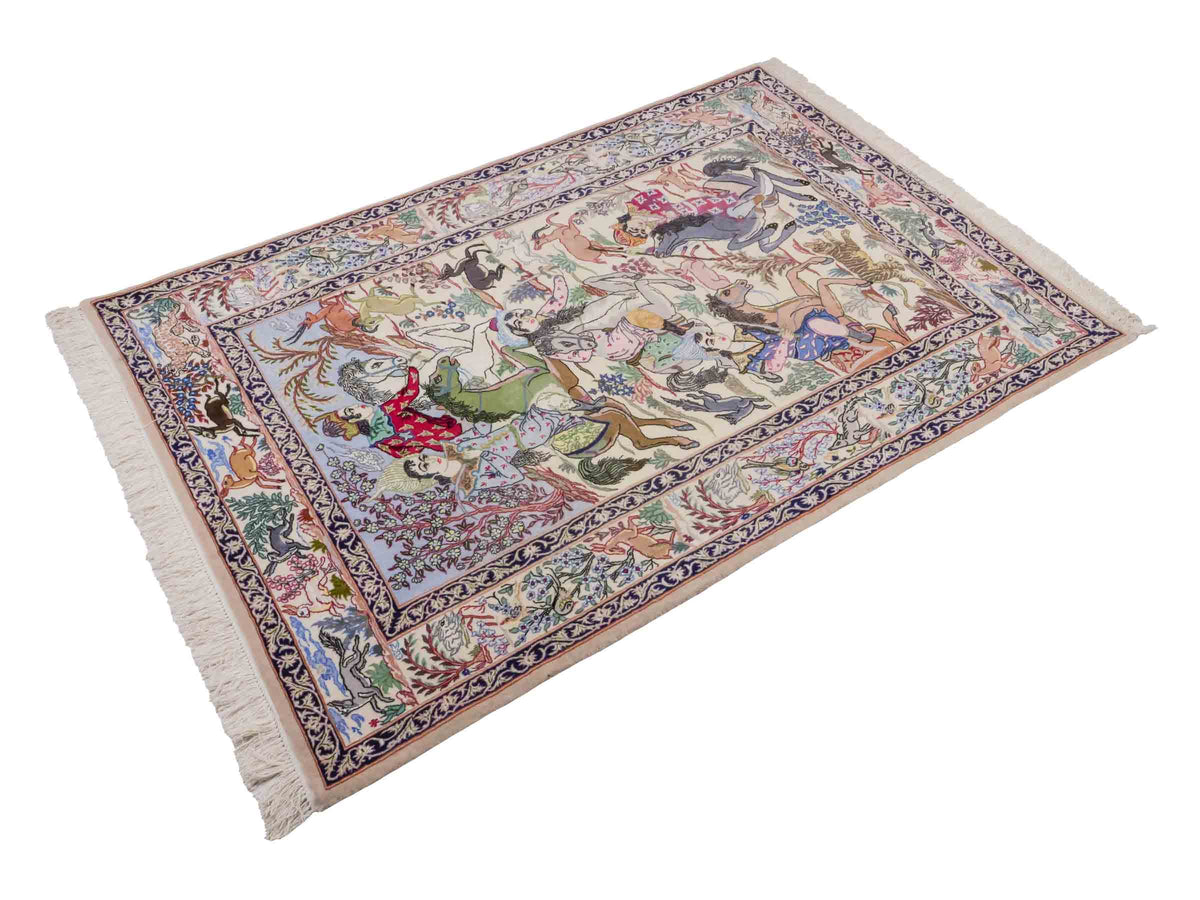 Handgeknüpfter "Emadi" Isfahan Perserteppich von Khademi aus Wolle mit Seide, cremeweiß. Feiner, persischer Teppich mit Feldmuster, signiert. Orientteppich, geknüpft in Iran. Größe: 170 x 113 cm. Teppichnummer: SB3-1073 | Jupiter In