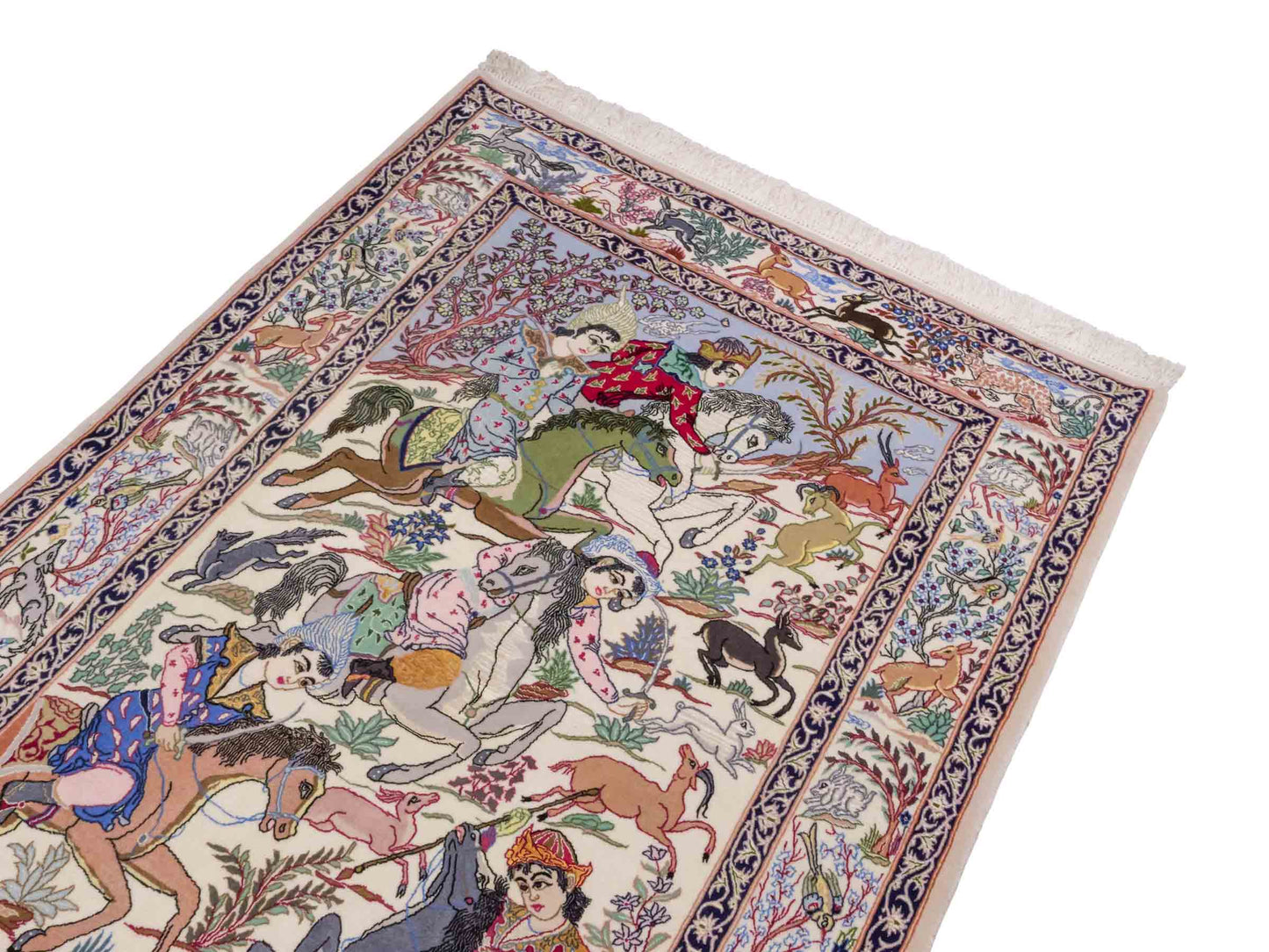 Handgeknüpfter "Emadi" Isfahan Perserteppich von Khademi aus Wolle mit Seide, cremeweiß. Feiner, persischer Teppich mit Feldmuster, signiert. Orientteppich, geknüpft in Iran. Größe: 170 x 113 cm. Teppichnummer: SB3-1073 | Jupiter In