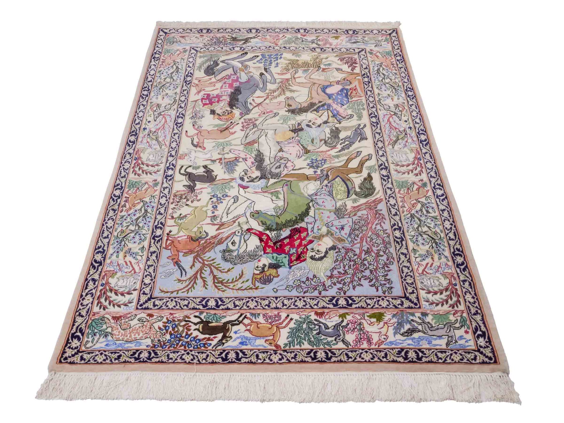 Handgeknüpfter "Emadi" Isfahan Perserteppich von Khademi aus Wolle mit Seide, cremeweiß. Feiner, persischer Teppich mit Feldmuster, signiert. Orientteppich, geknüpft in Iran. Größe: 170 x 113 cm. Teppichnummer: SB3-1073 | Jupiter In