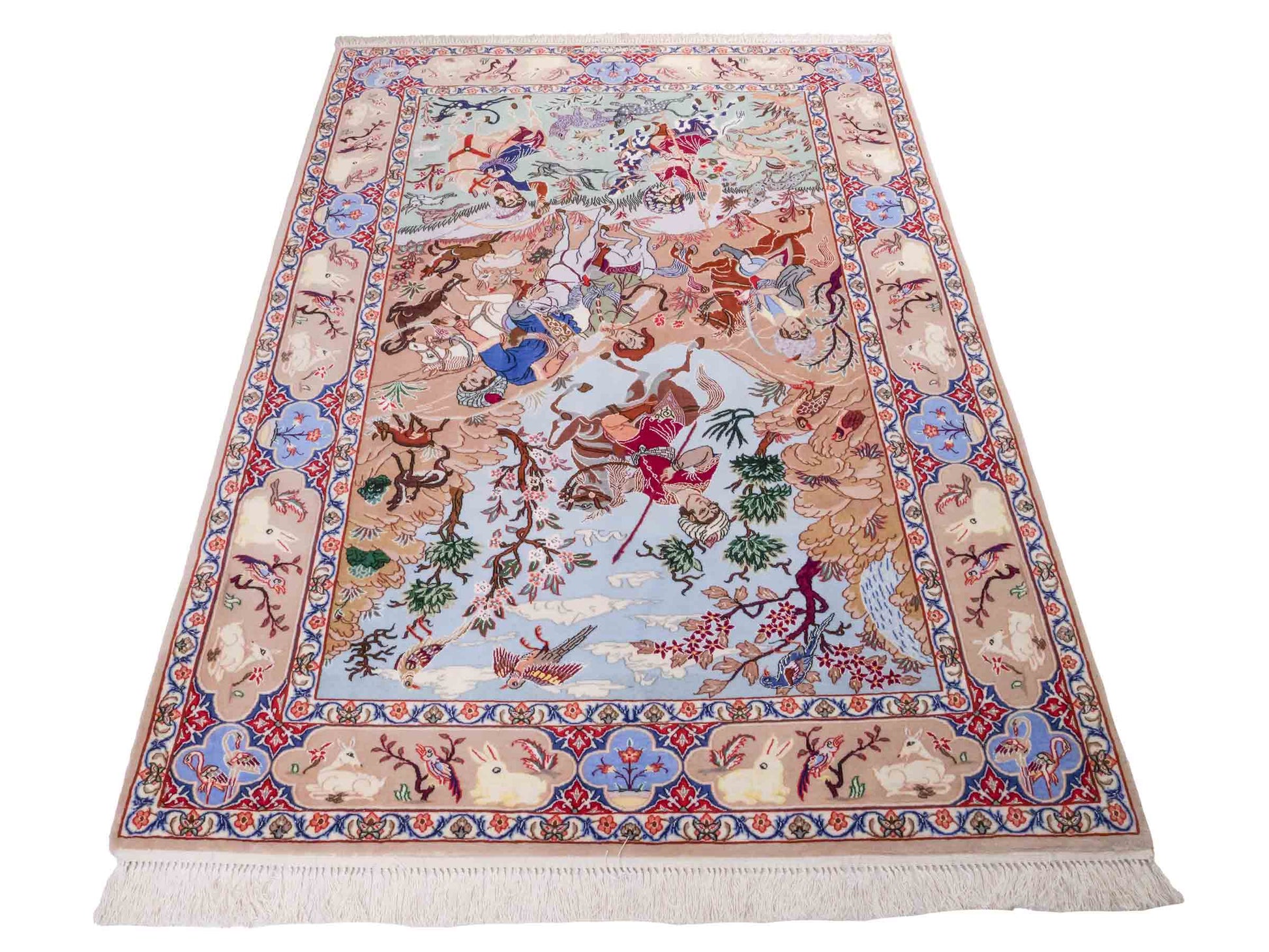 Handgeknüpfter "Emadi" Isfahan Perserteppich von Khademi aus Wolle mit Seide, beige-blau. Feiner, persischer Teppich mit Jagdmotiv, signiert. Orientteppich, geknüpft in Iran. Größe: 176 x 132 cm. Teppichnummer: SB3-1140 | Jupiter In