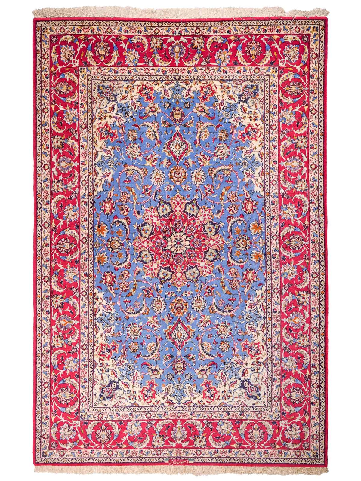 Handgeknüpfter "Tavus" Isfahan Perserteppich von Khademi aus Wolle mit Seide, rot-blau. Feiner, persischer Teppich mit Medaillon, signiert. Orientteppich, geknüpft in Iran. Größe: 247 x 158 cm. Teppichnummer: SB3-1079 | Jupiter In