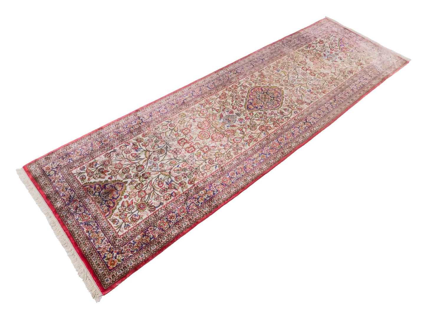 Handgeknüpfter Kaschmir Läufer-Seidenteppich von Khademi aus Seide, creme. Feiner, indischer Orientteppich mit klassischem Medaillon von Hand geknüpft in Indien. Größe: 281 cm x 79 cm. Teppichnummer: SB3-1166 | Jupiter Intl.
