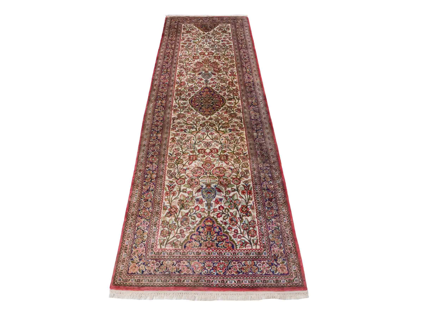 Handgeknüpfter Kaschmir Läufer-Seidenteppich von Khademi aus Seide, creme. Feiner, indischer Orientteppich mit klassischem Medaillon von Hand geknüpft in Indien. Größe: 281 cm x 79 cm. Teppichnummer: SB3-1166 | Jupiter Intl.