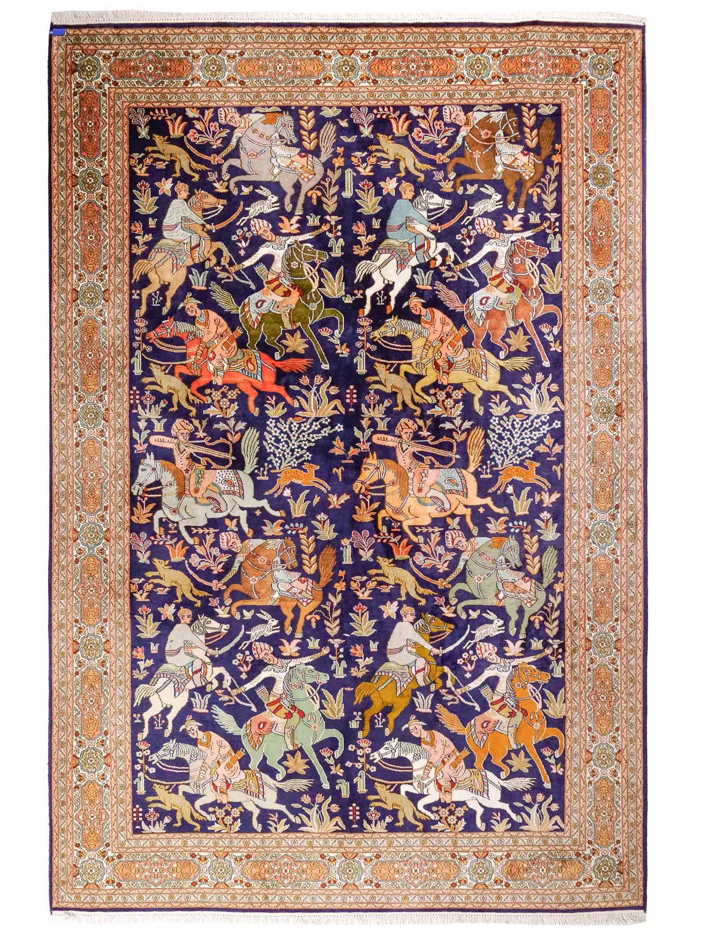 Handgeknüpfter Kaschmir Seidenteppich von Khademi aus Seide, dunkelblau. Feiner, indischer Orientteppich mit klassischem Jagdmotiv von Hand geknüpft in Indien. Größe: 285 cm x 184 cm. Teppichnummer: SB3-1174 | Jupiter Intl.