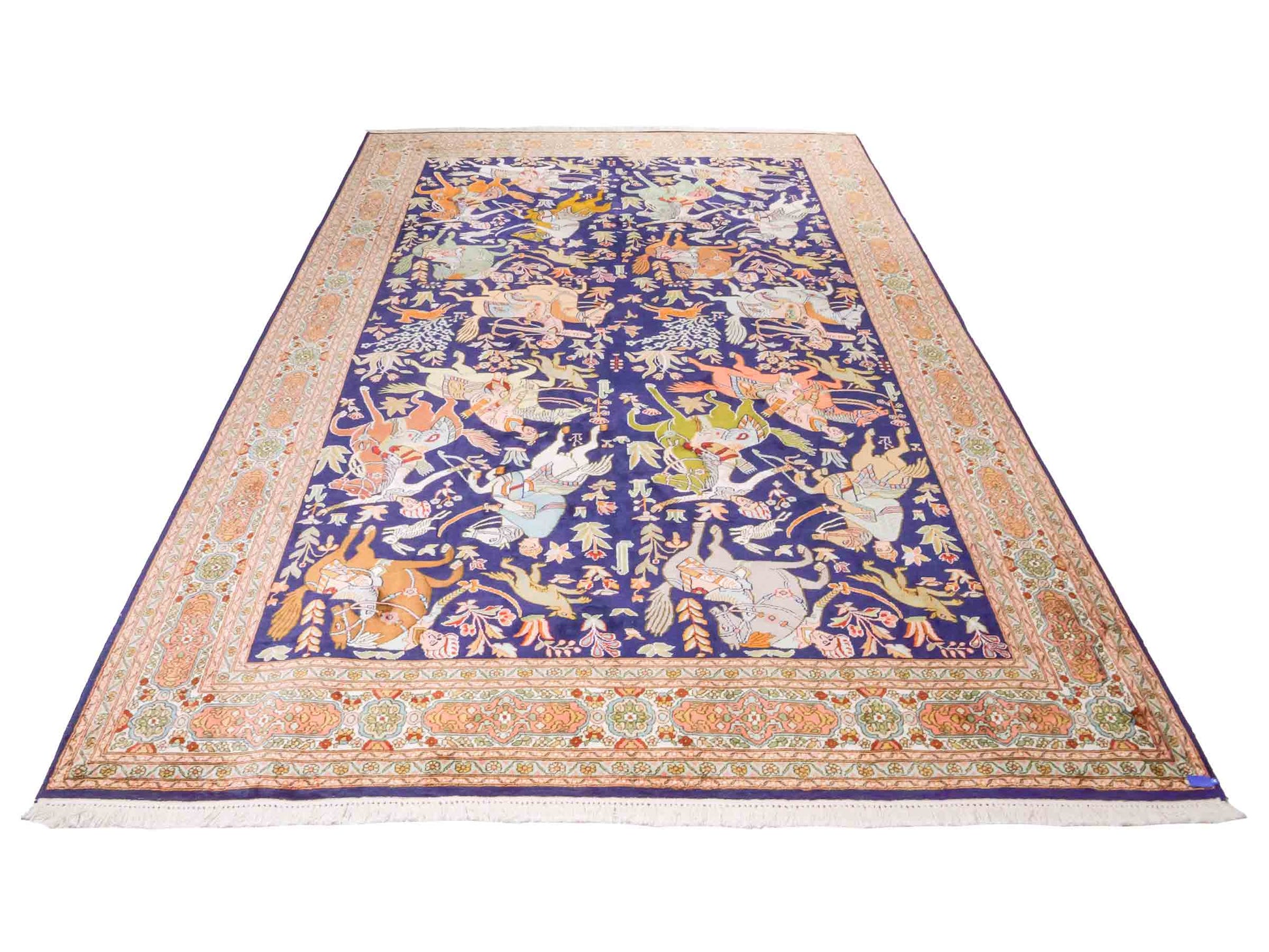Handgeknüpfter Kaschmir Seidenteppich von Khademi aus Seide, dunkelblau. Feiner, indischer Orientteppich mit klassischem Jagdmotiv von Hand geknüpft in Indien. Größe: 285 cm x 184 cm. Teppichnummer: SB3-1174 | Jupiter Intl.