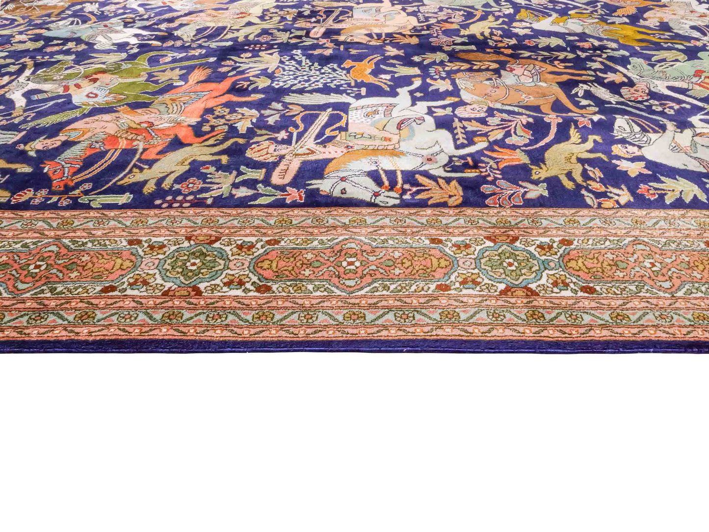 Handgeknüpfter Kaschmir Seidenteppich von Khademi aus Seide, dunkelblau. Feiner, indischer Orientteppich mit klassischem Jagdmotiv von Hand geknüpft in Indien. Größe: 285 cm x 184 cm. Teppichnummer: SB3-1174 | Jupiter Intl.