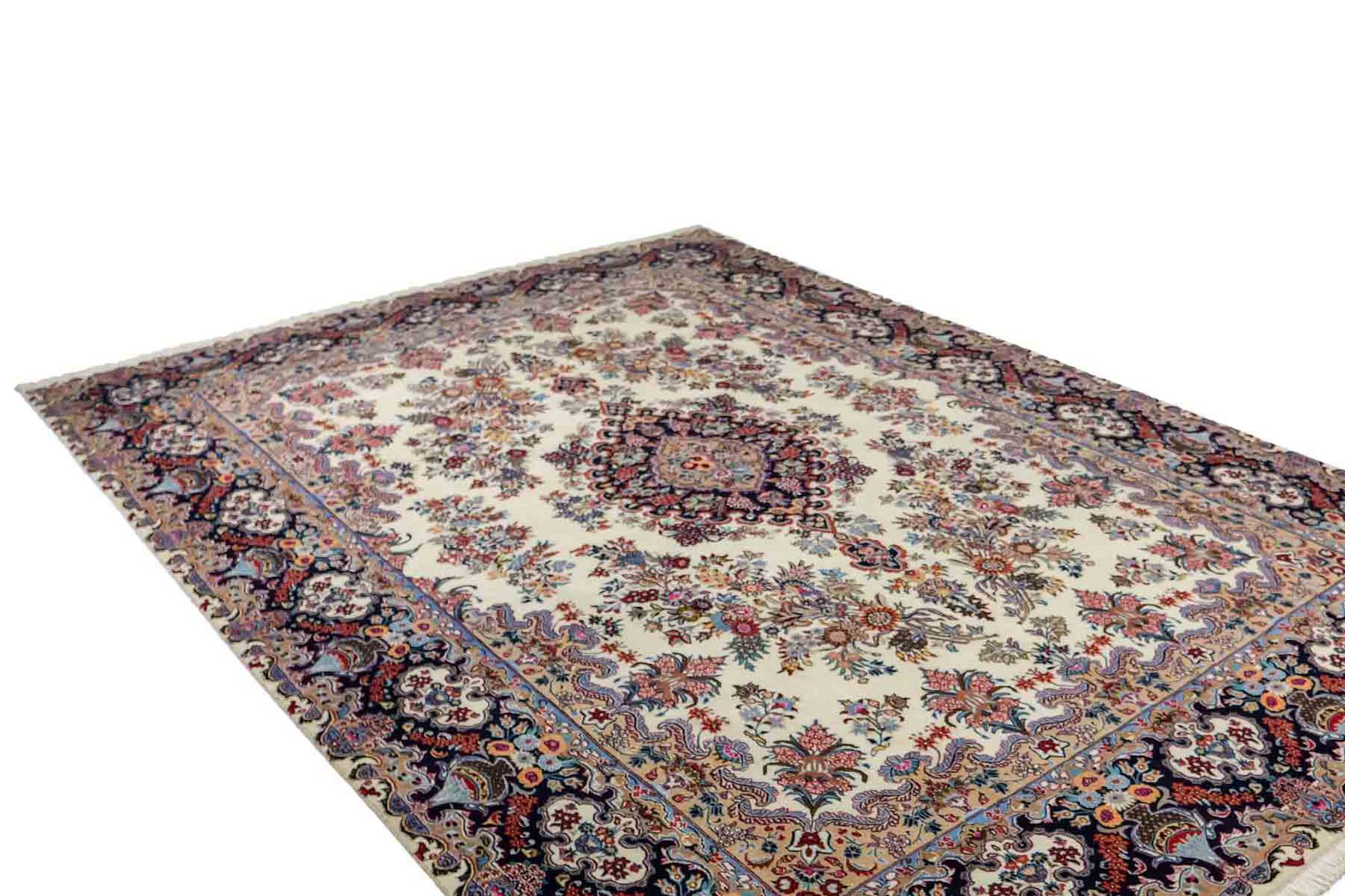 Kollektionsbanner: Klassische Teppiche - Mashhad © Daniel Khademi, Jupiter Intl.