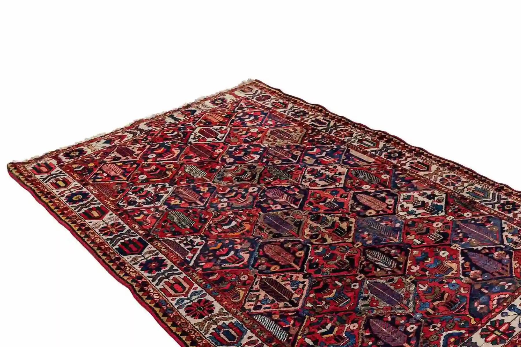 Kollektionsbanner: Klassische Teppiche - Bakhtiar Nomadenteppiche / Orientteppiche © Daniel Khademi, Jupiter Intl.