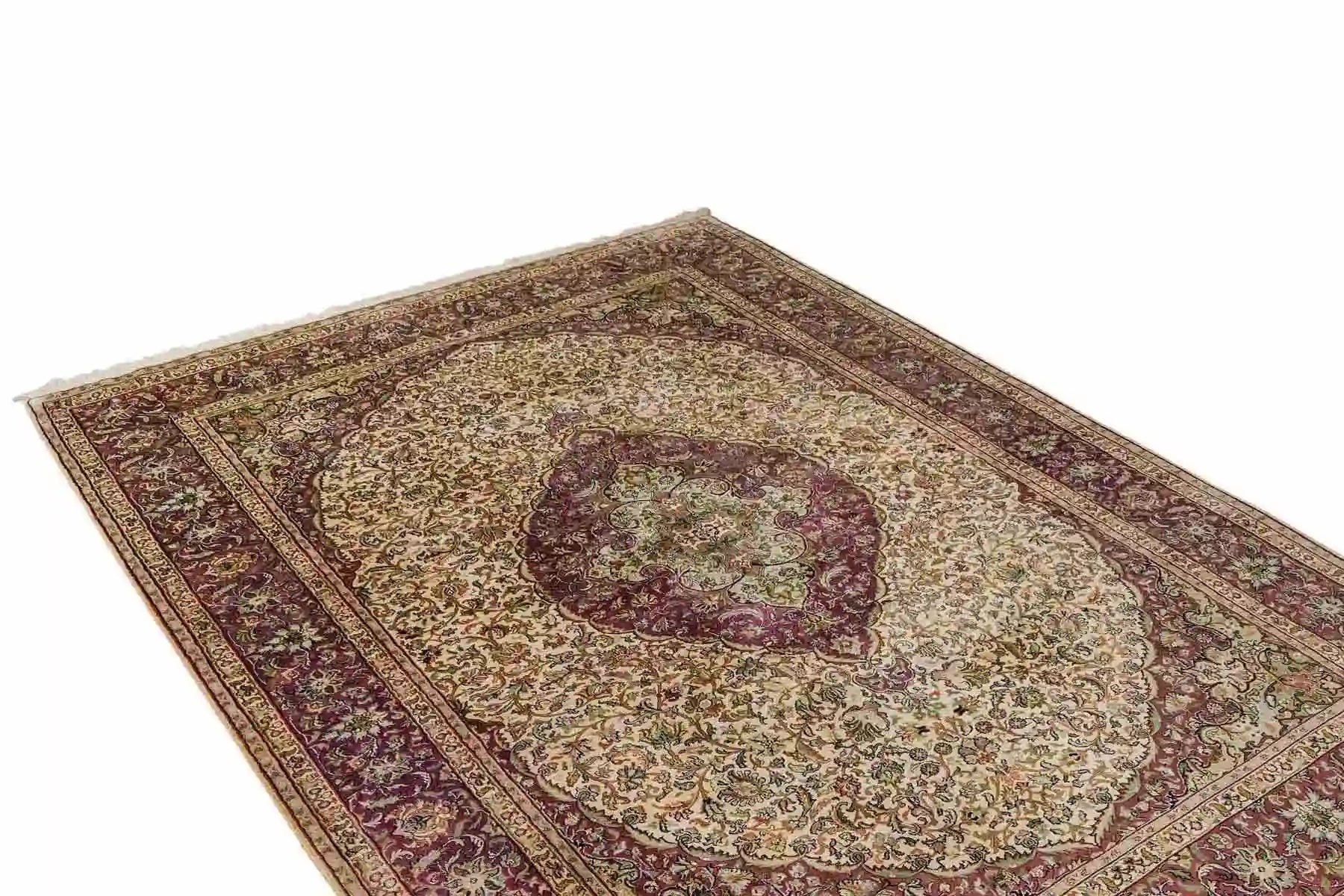 Kollektionsbanner: Klassische Teppiche - Kaschmir Orientteppiche © Daniel Khademi, Jupiter Intl.